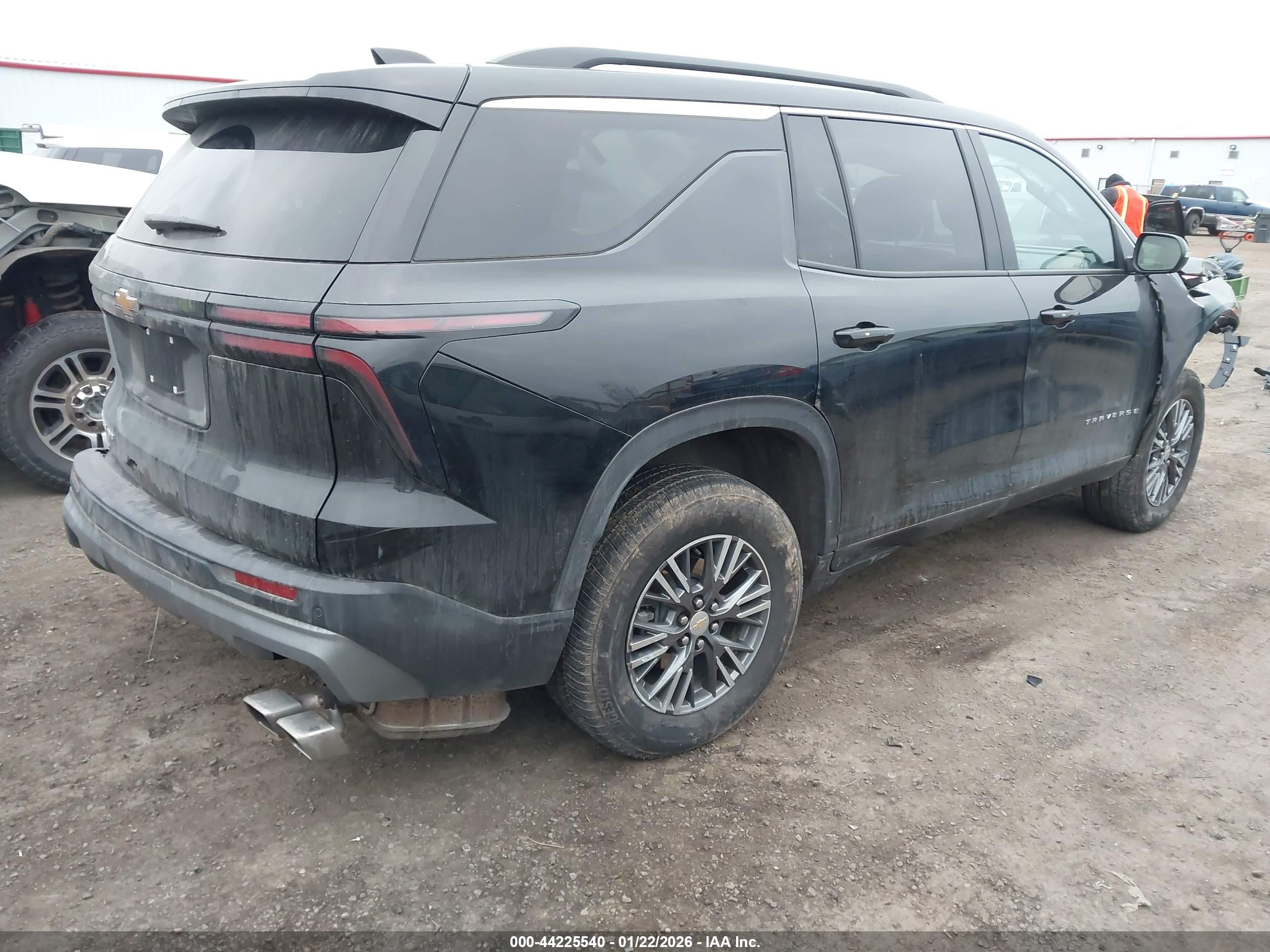 CHEVROLET TRAVERSE image 4