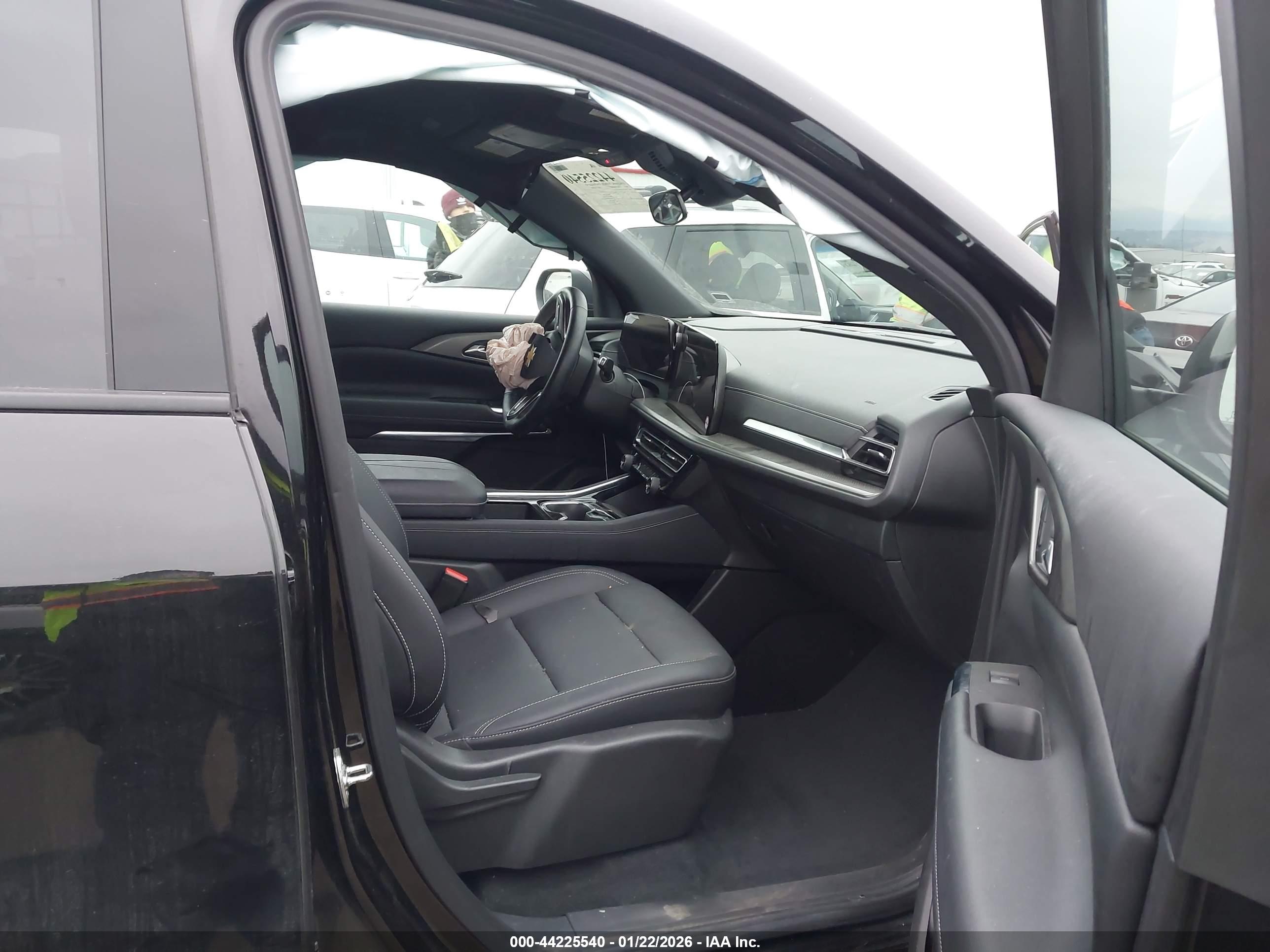 CHEVROLET TRAVERSE image 5