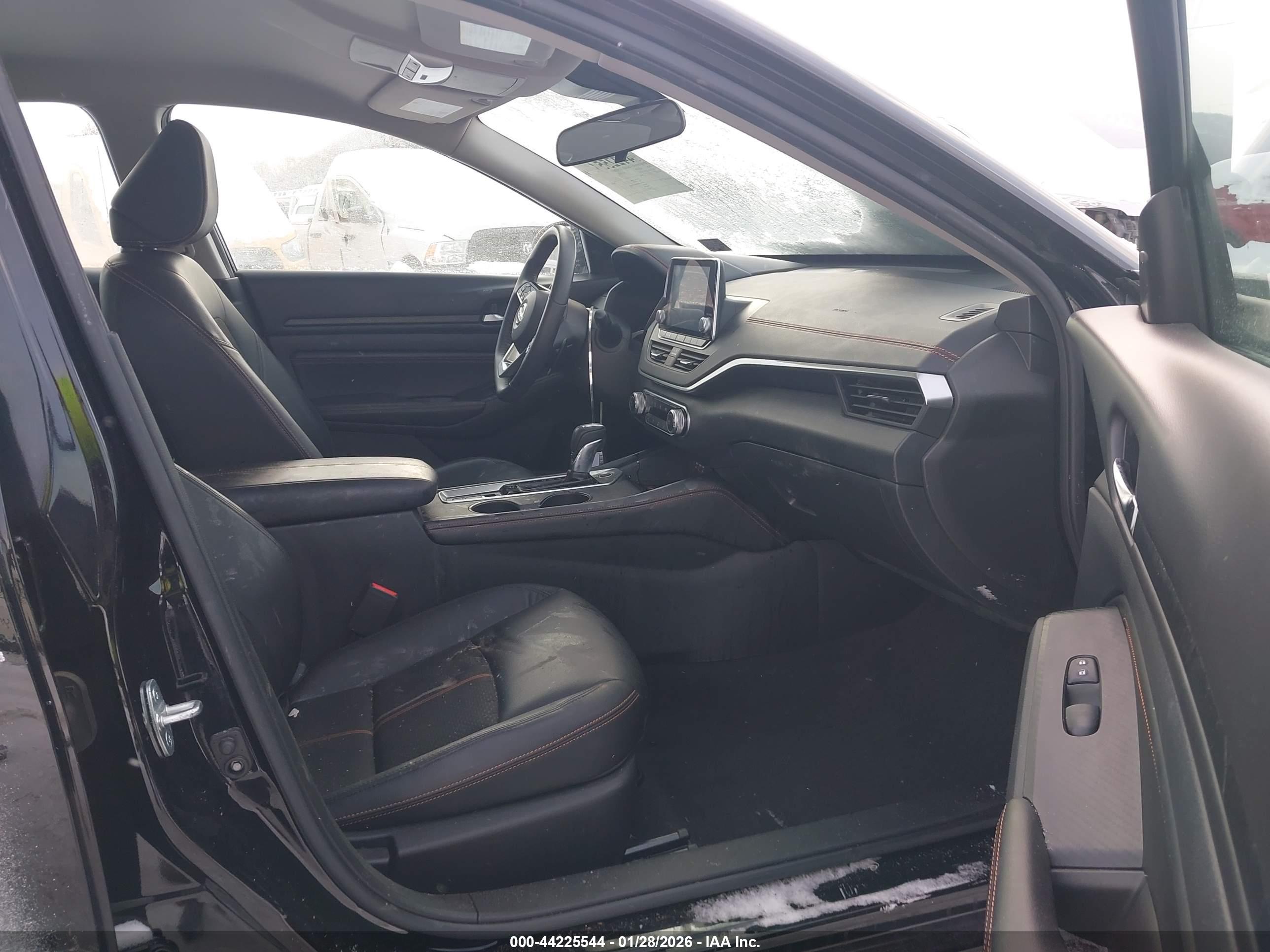 NISSAN ALTIMA image 5