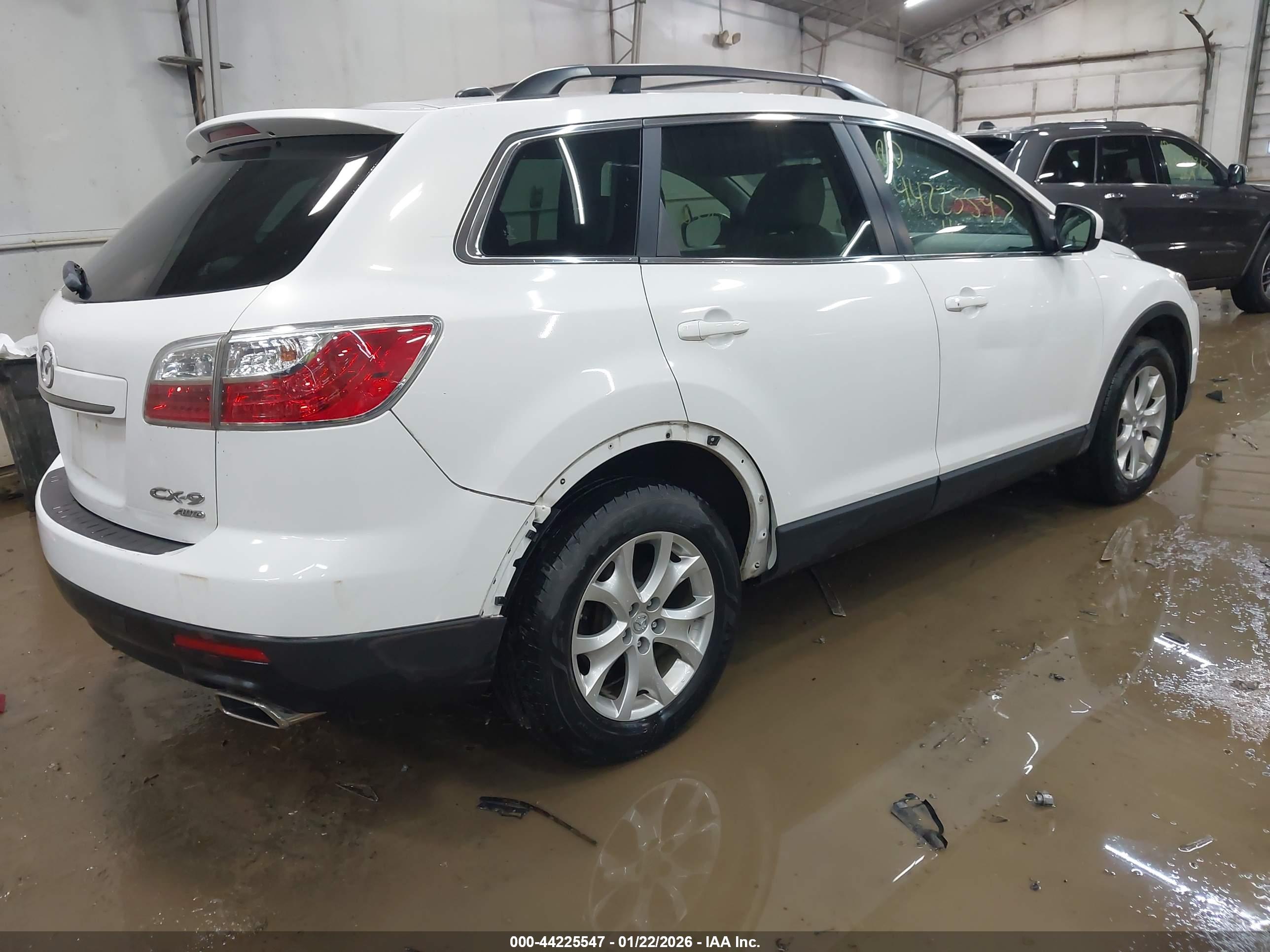 MAZDA CX-9 image 4
