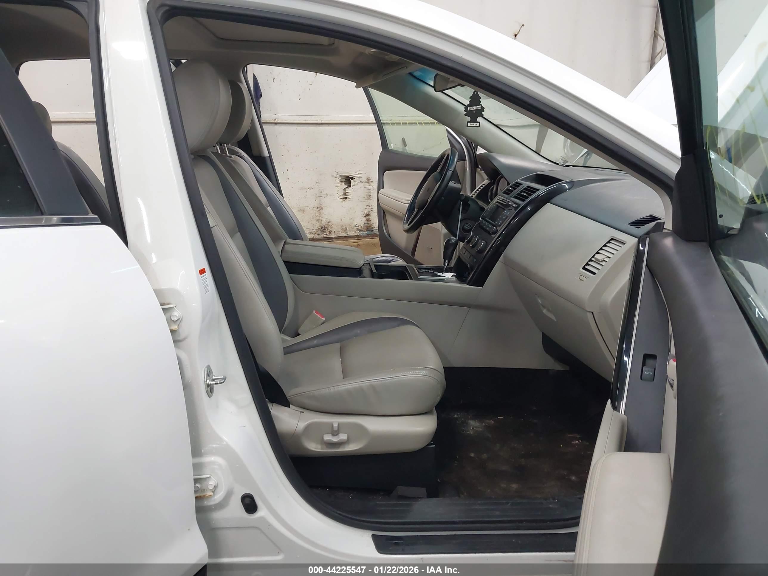 MAZDA CX-9 image 5