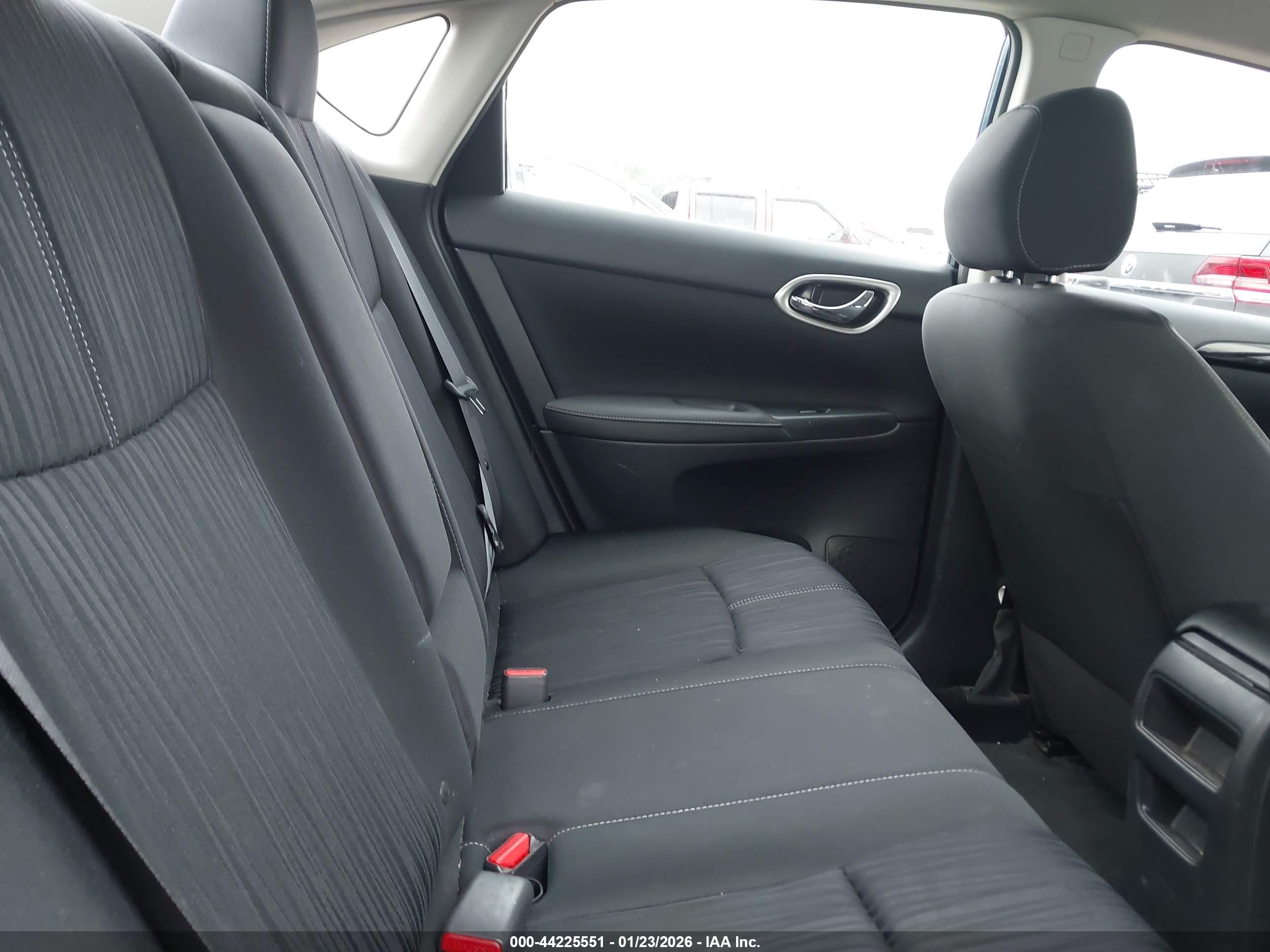 NISSAN SENTRA image 8