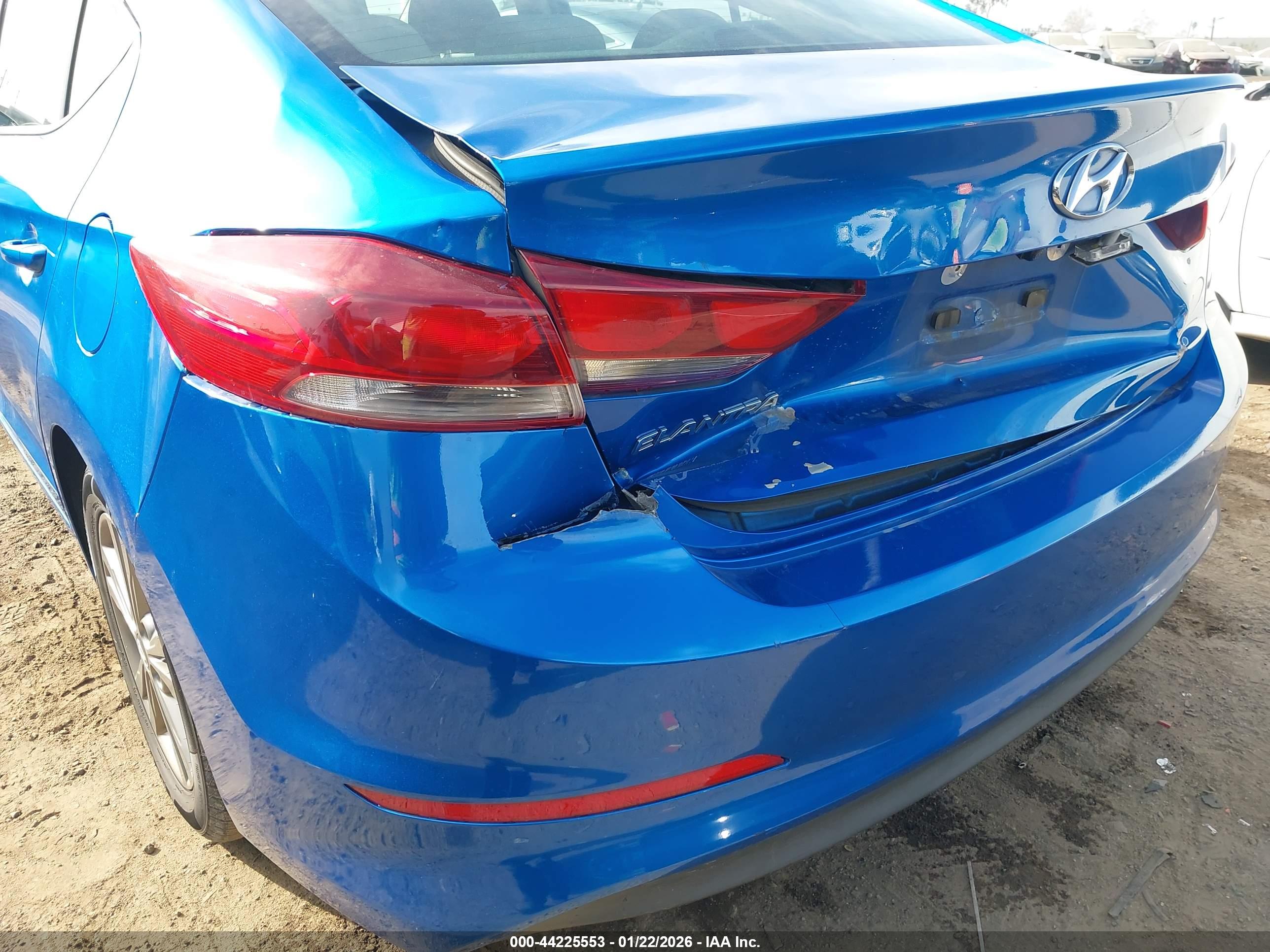 HYUNDAI ELANTRA image 6