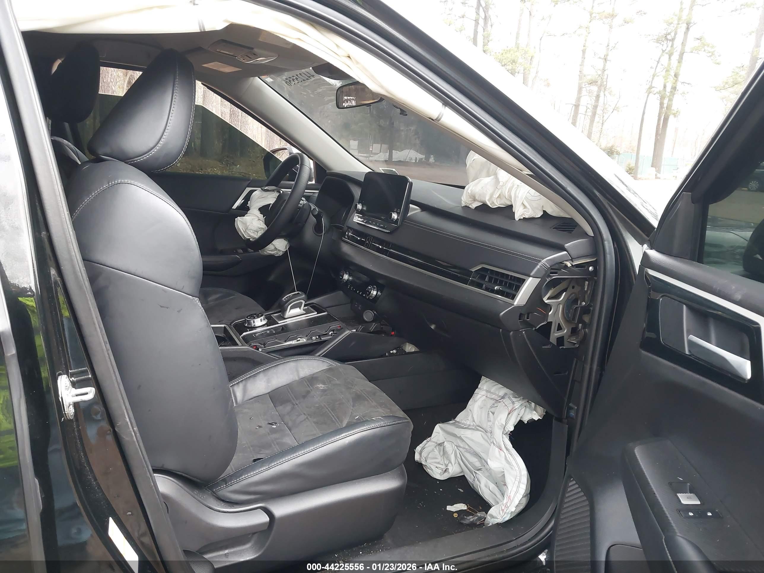 MITSUBISHI OUTLANDER image 5