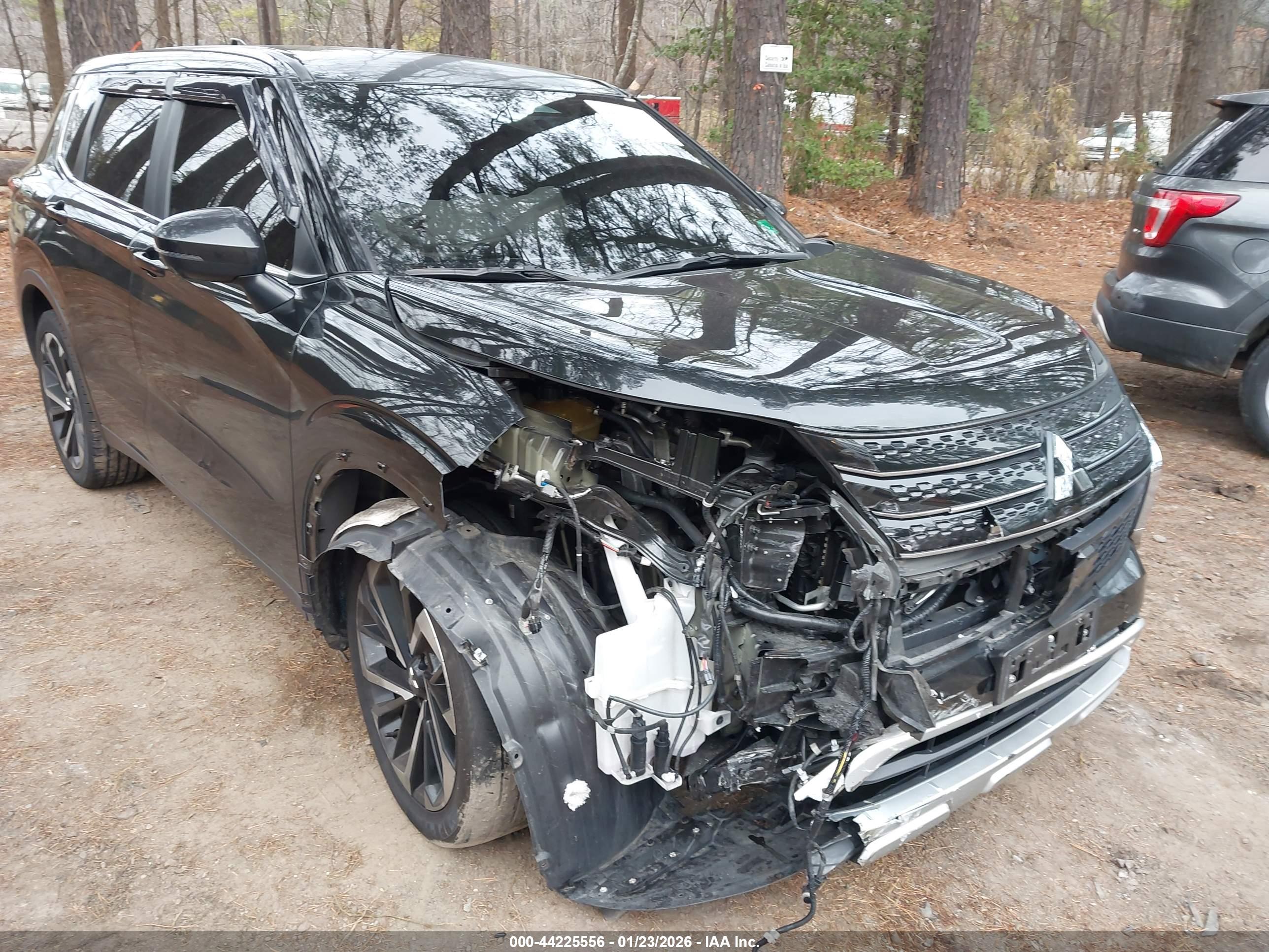 MITSUBISHI OUTLANDER image 6