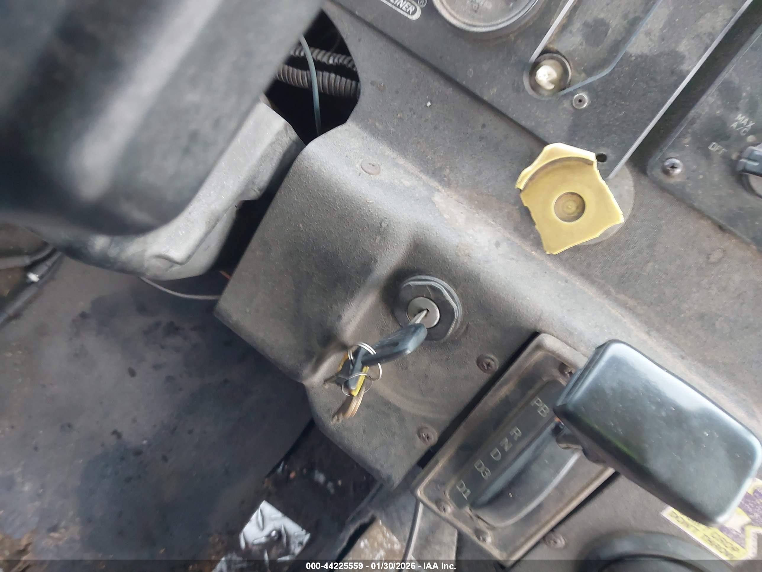 FREIGHTLINER CHASSIS image 11