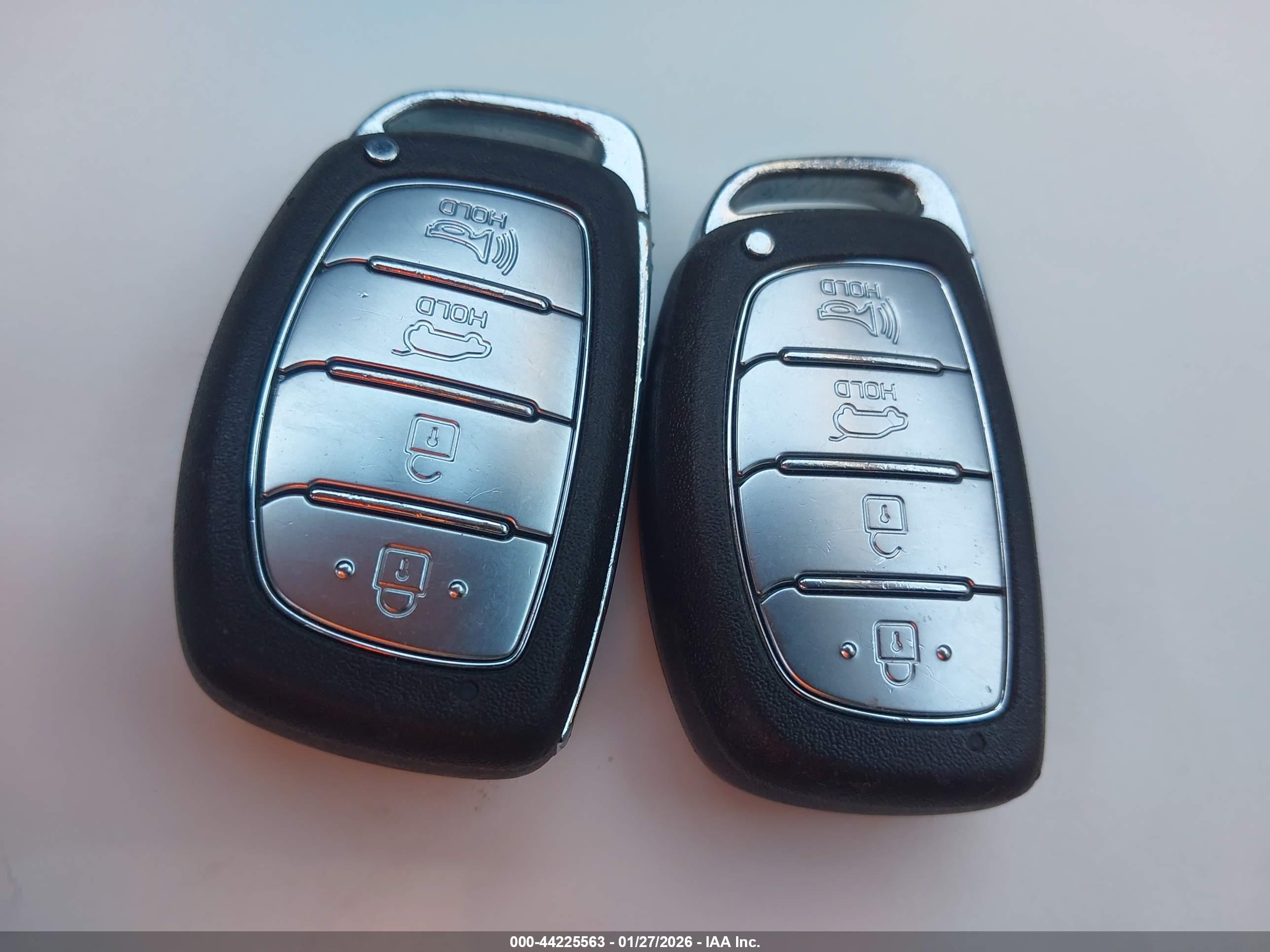 HYUNDAI TUCSON image 11