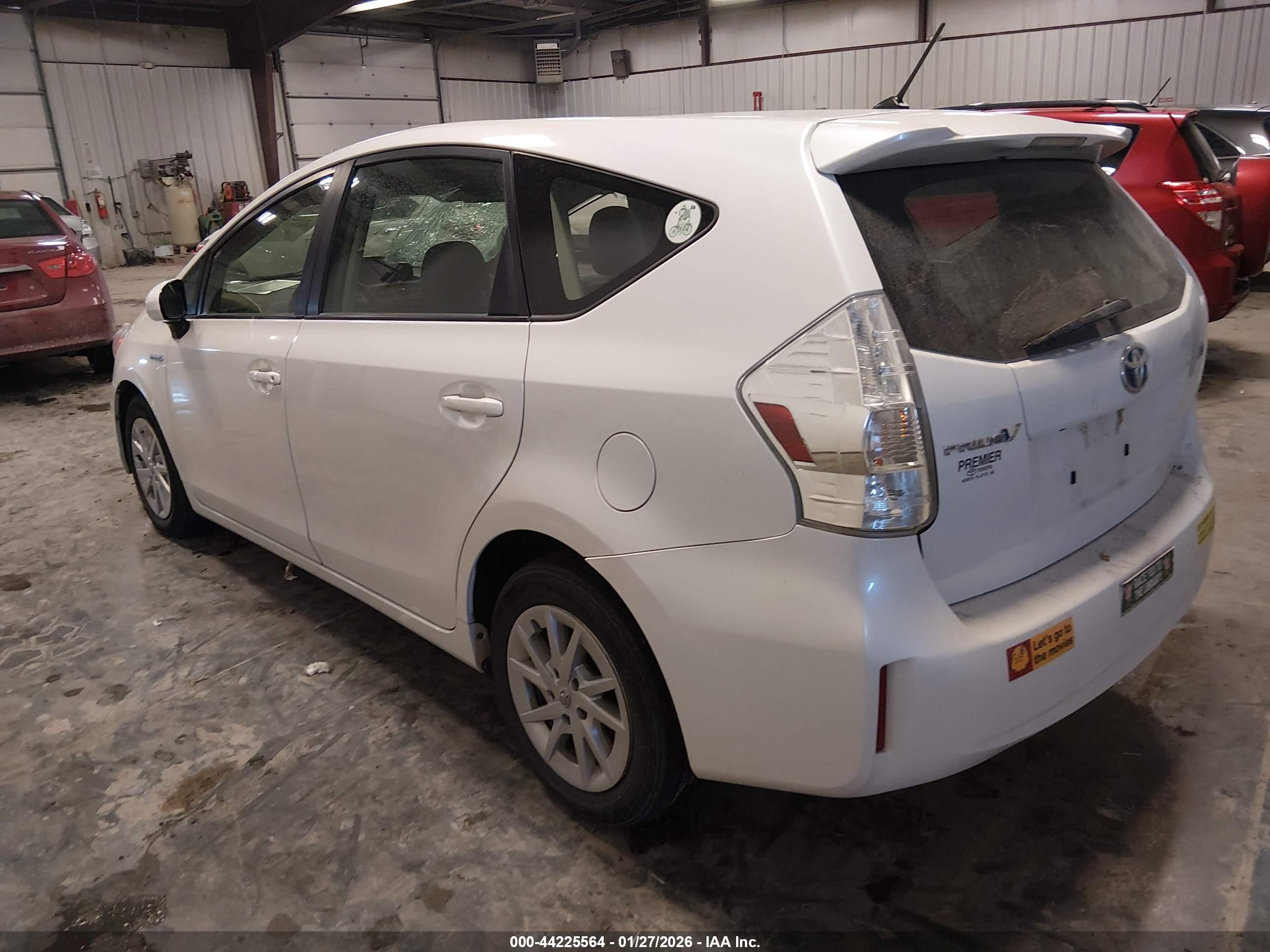 TOYOTA PRIUS image 3