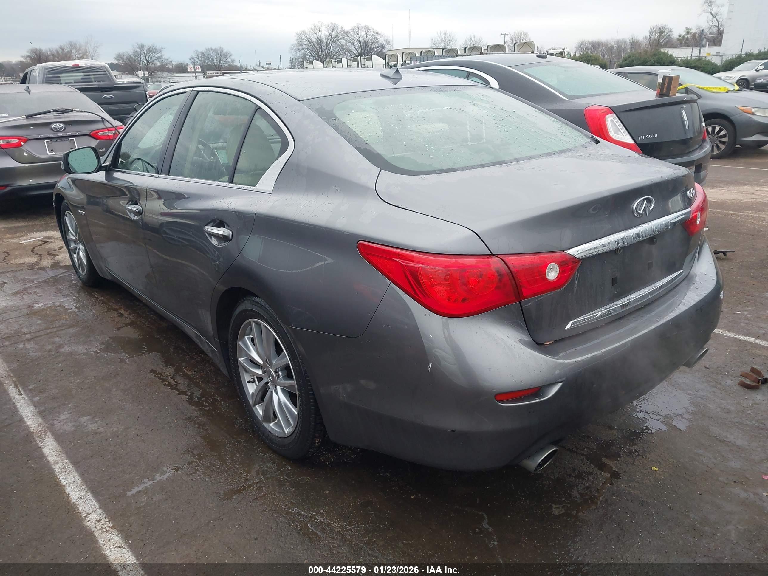 INFINITI Q50 image 3