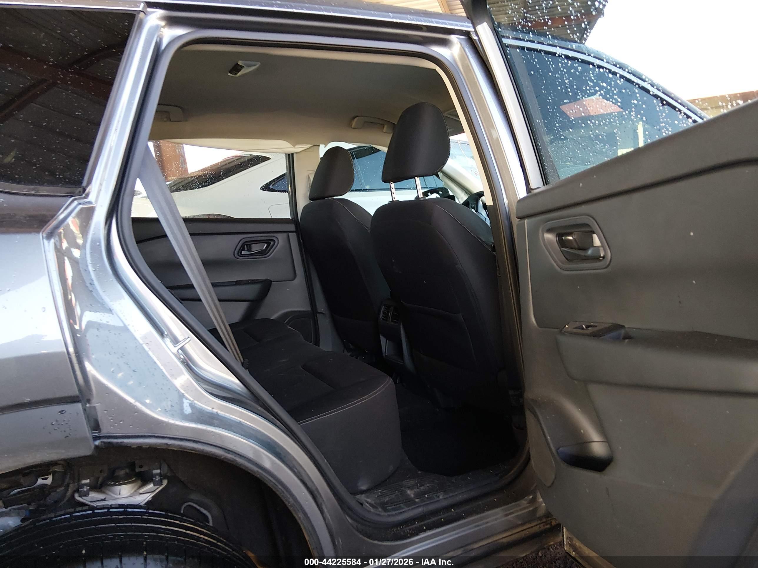 NISSAN ROGUE image 8