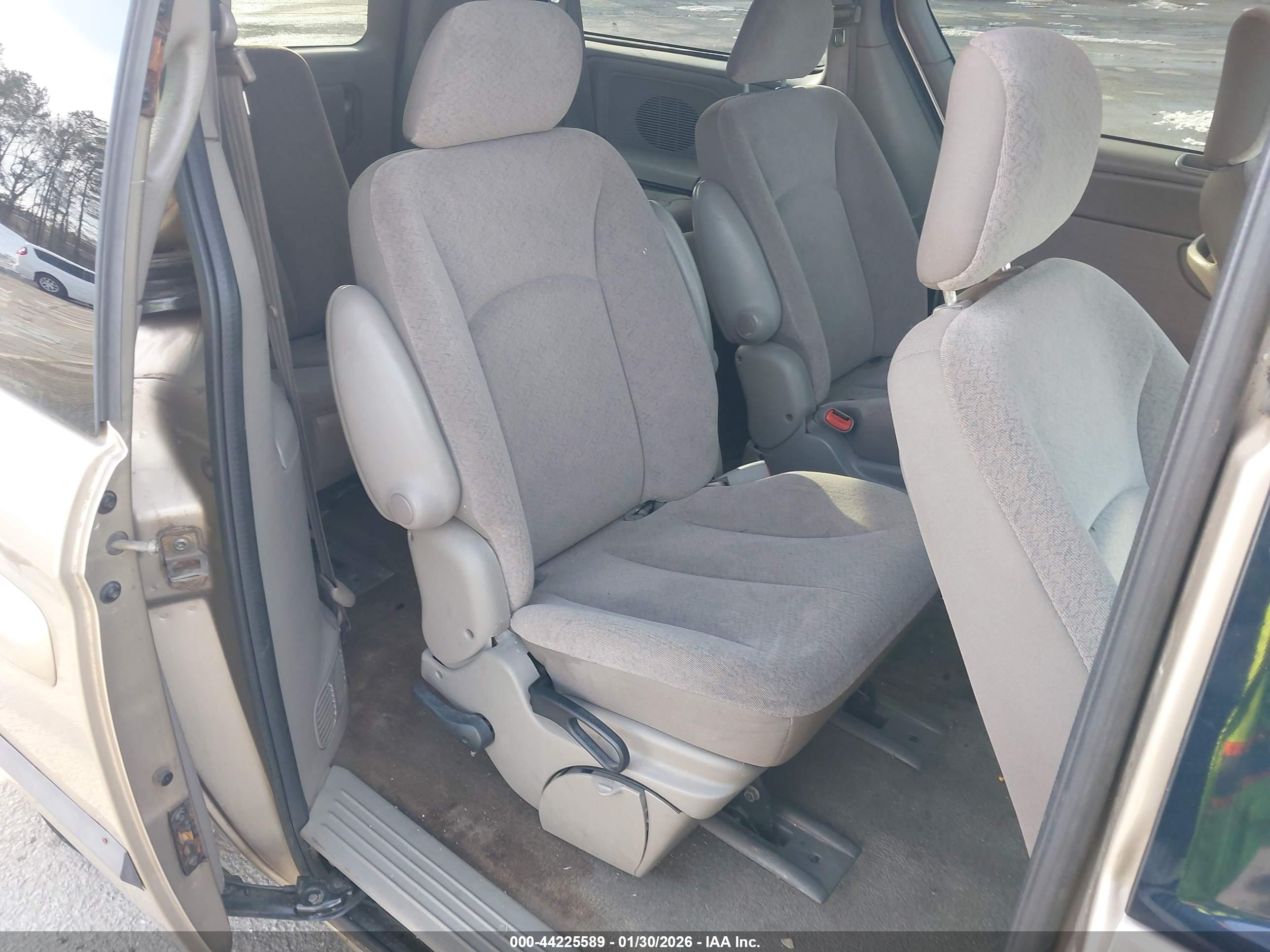 DODGE GRAND image 8