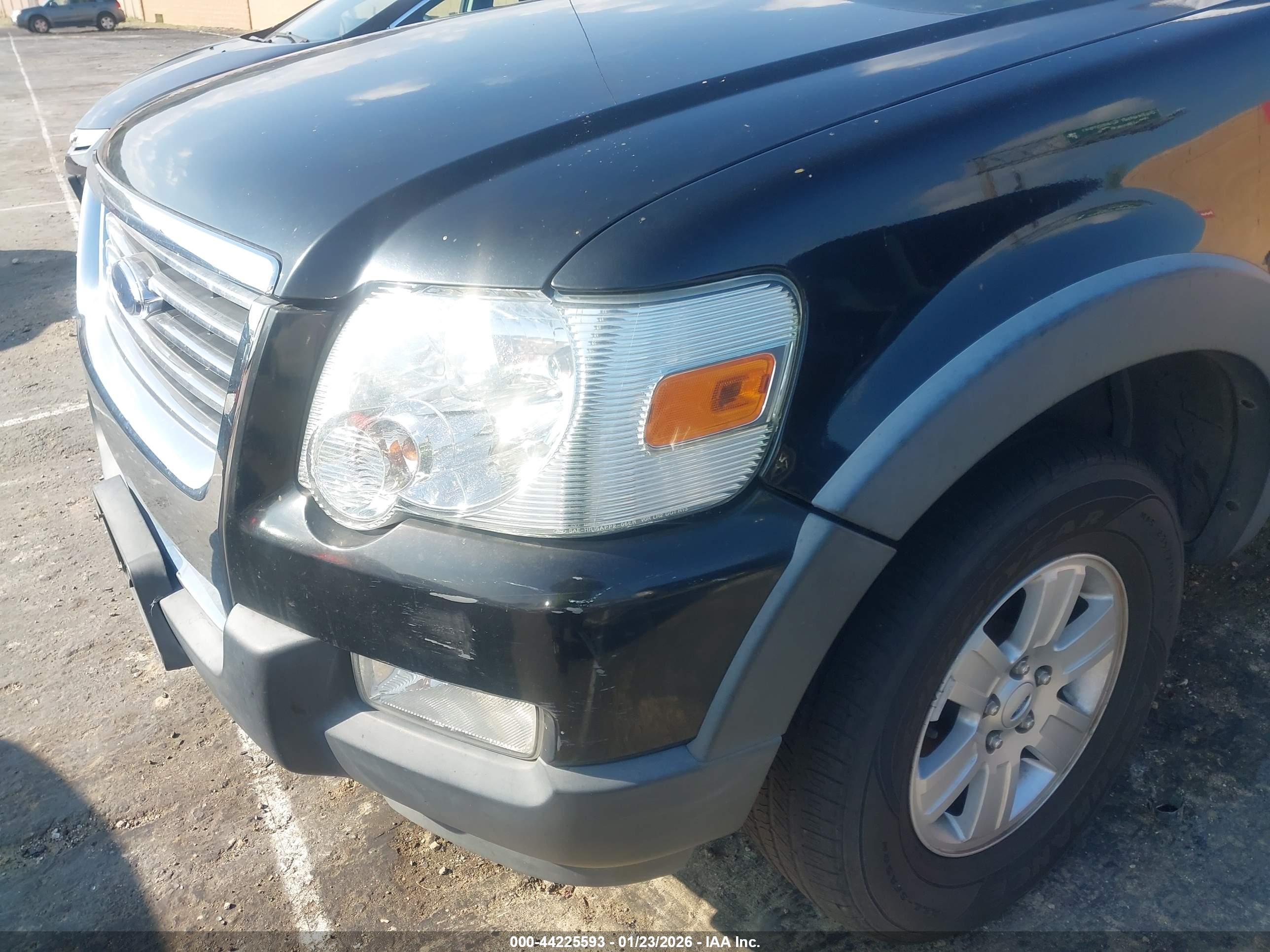 FORD EXPLORER image 6