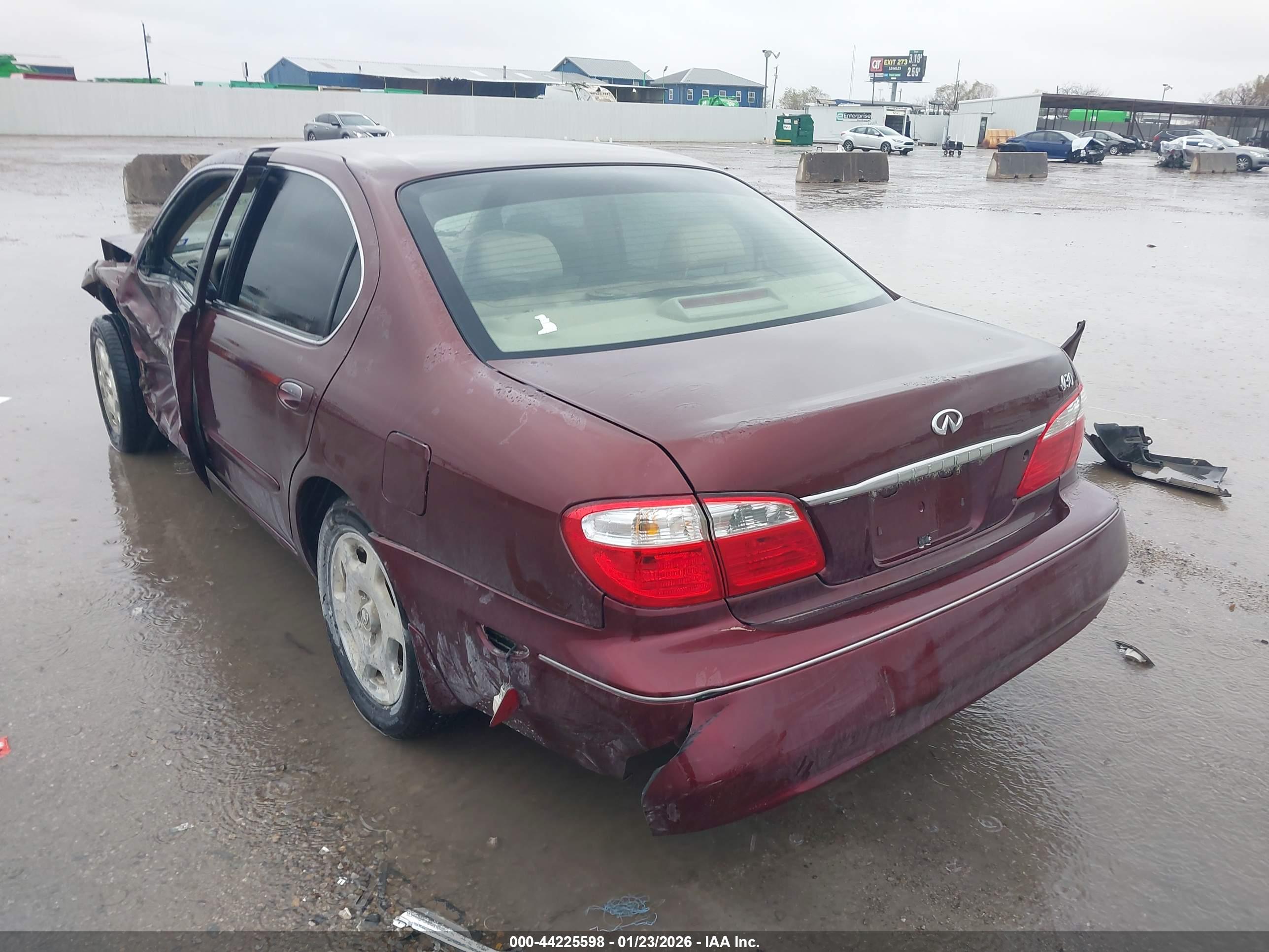 INFINITI I30 image 3