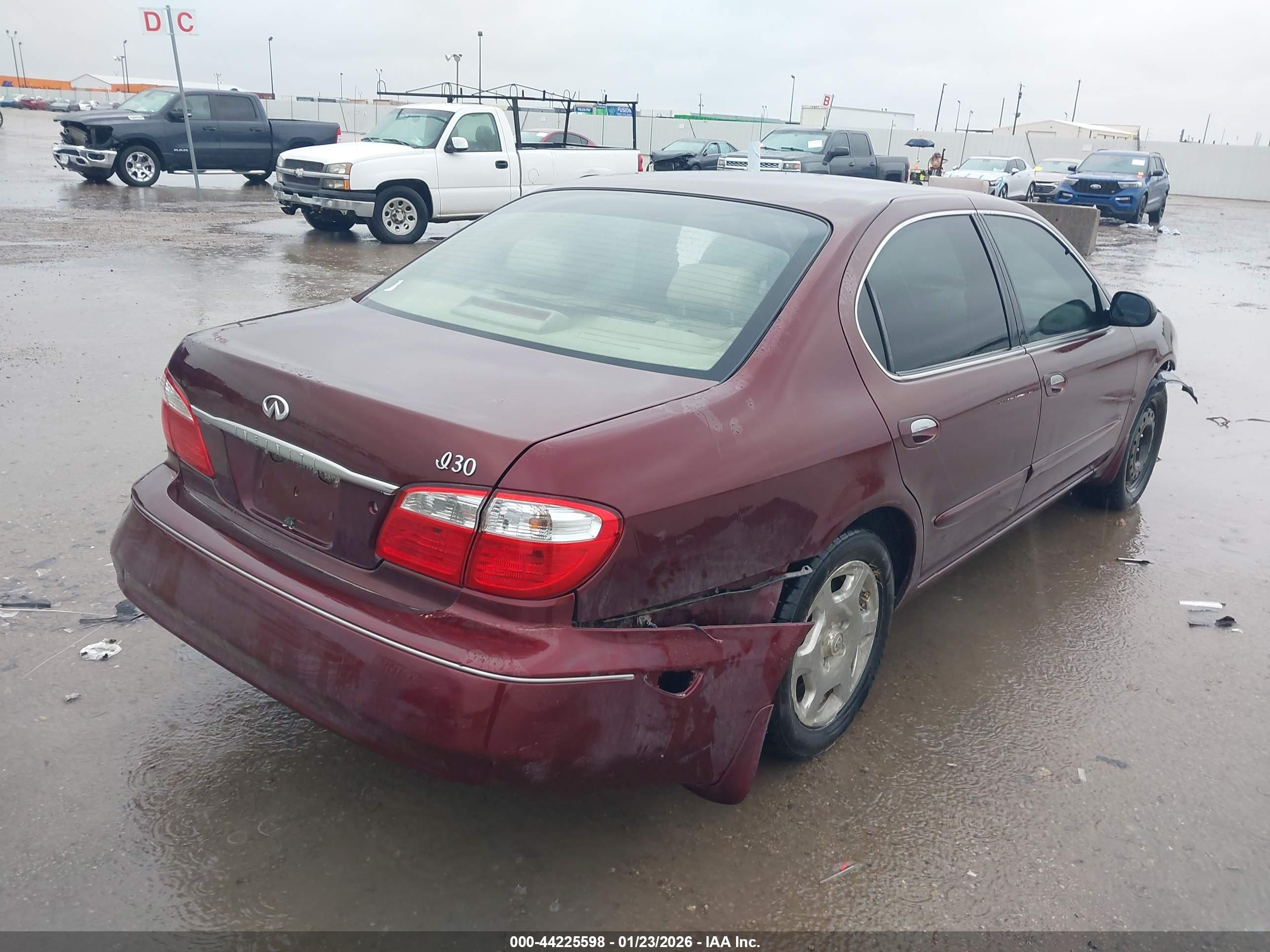 INFINITI I30 image 4