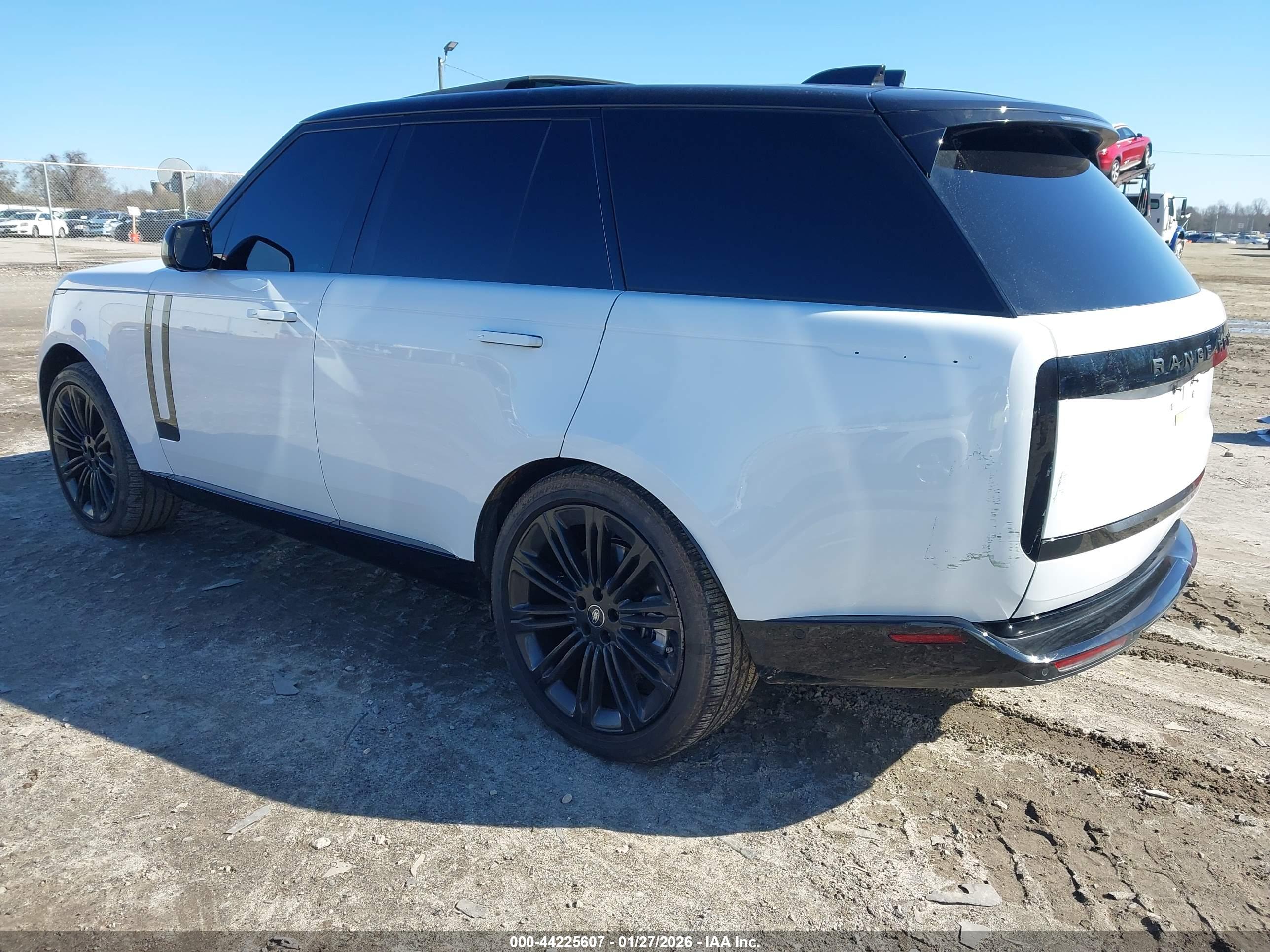 LAND ROVER image 3