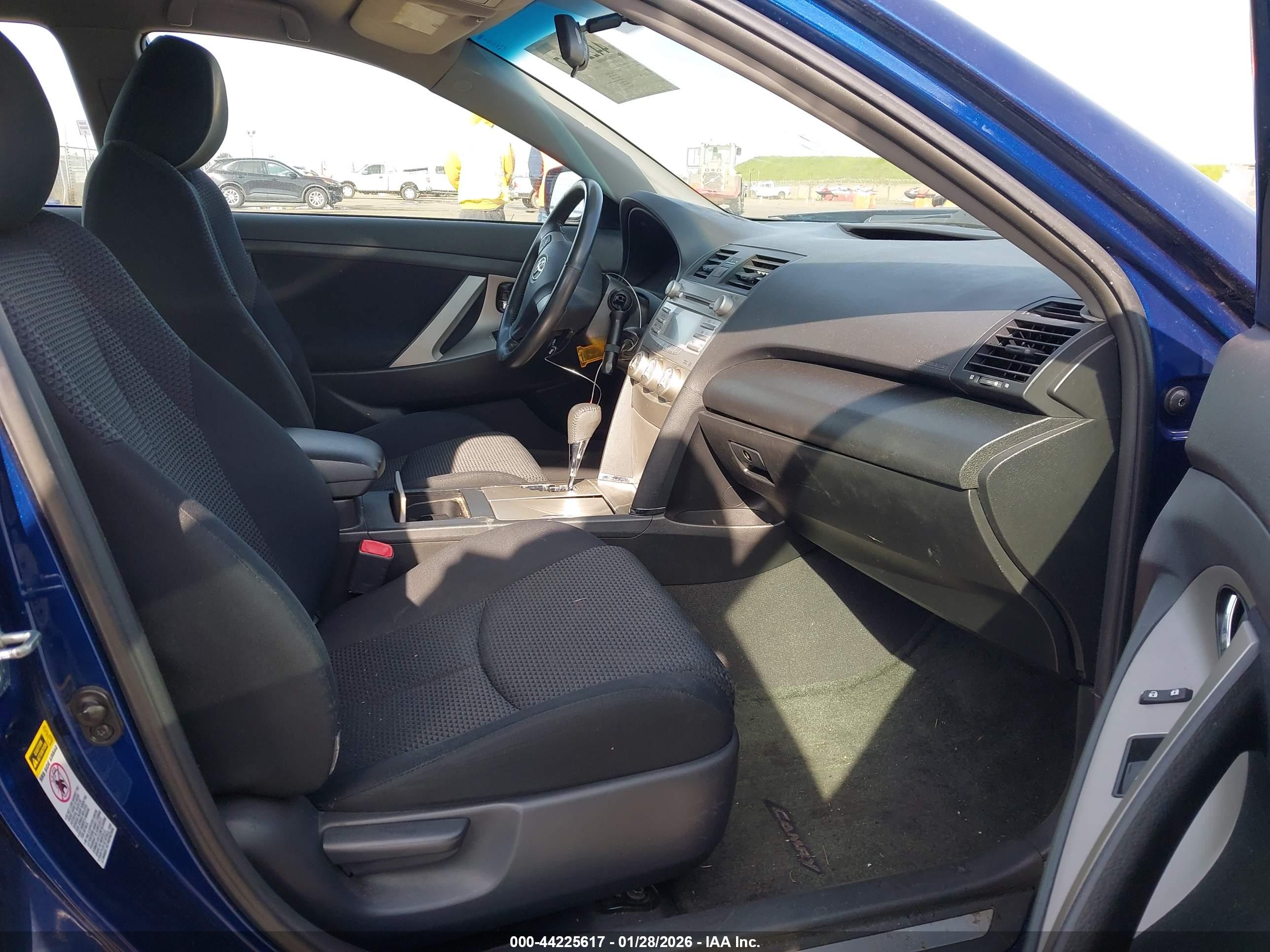 TOYOTA CAMRY image 5