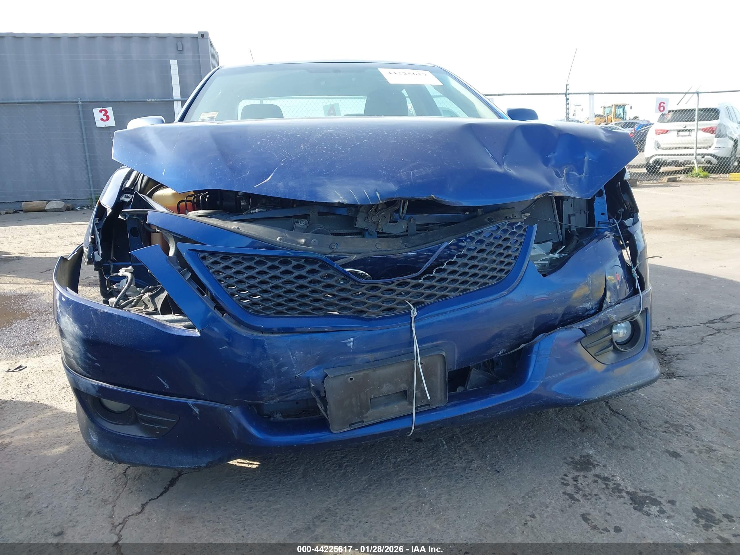TOYOTA CAMRY image 6