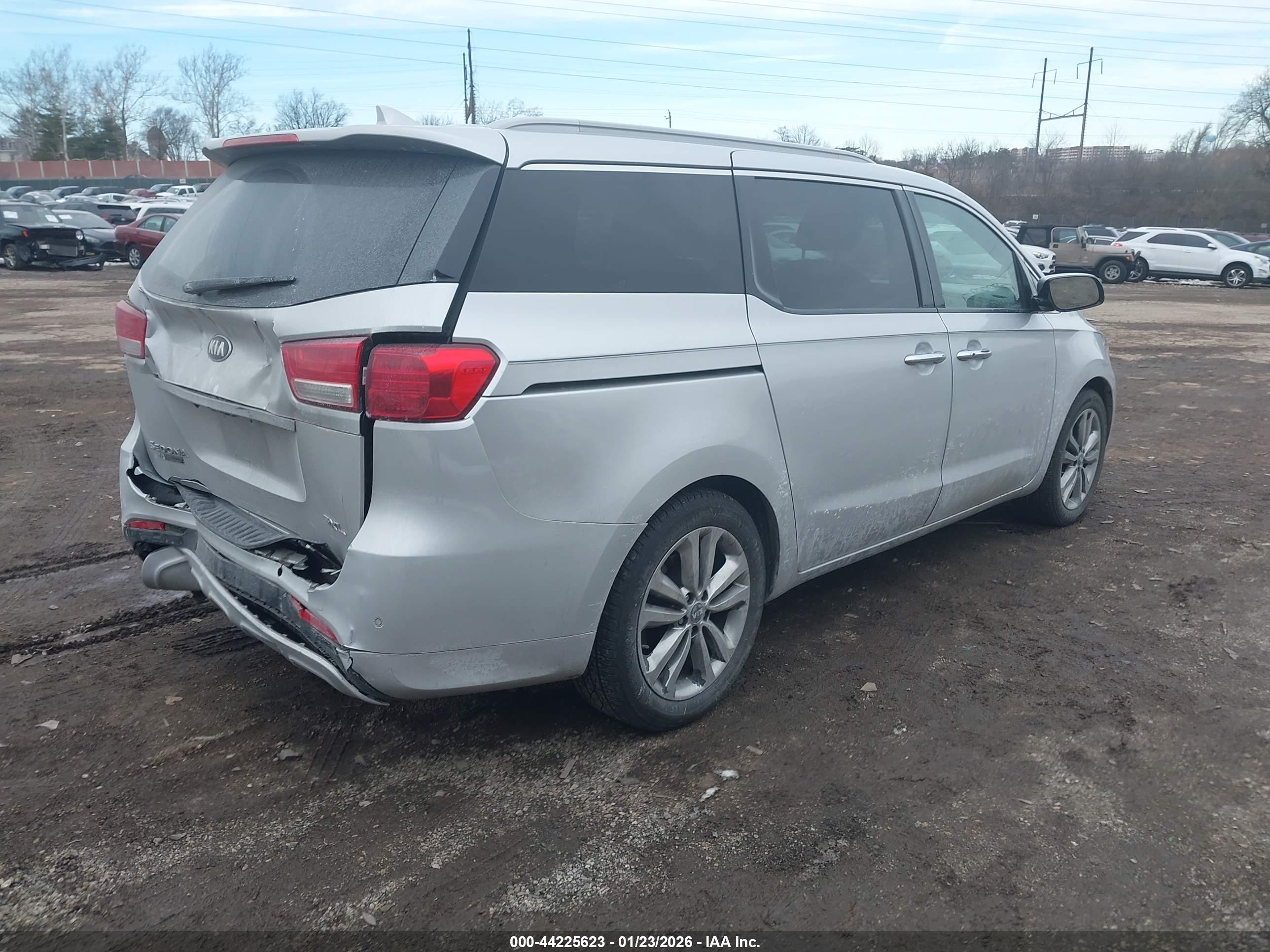 KIA SEDONA image 4