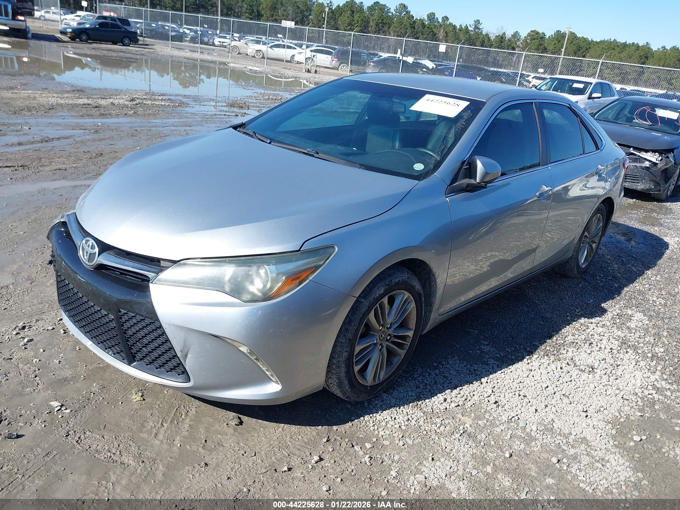 TOYOTA CAMRY image 2