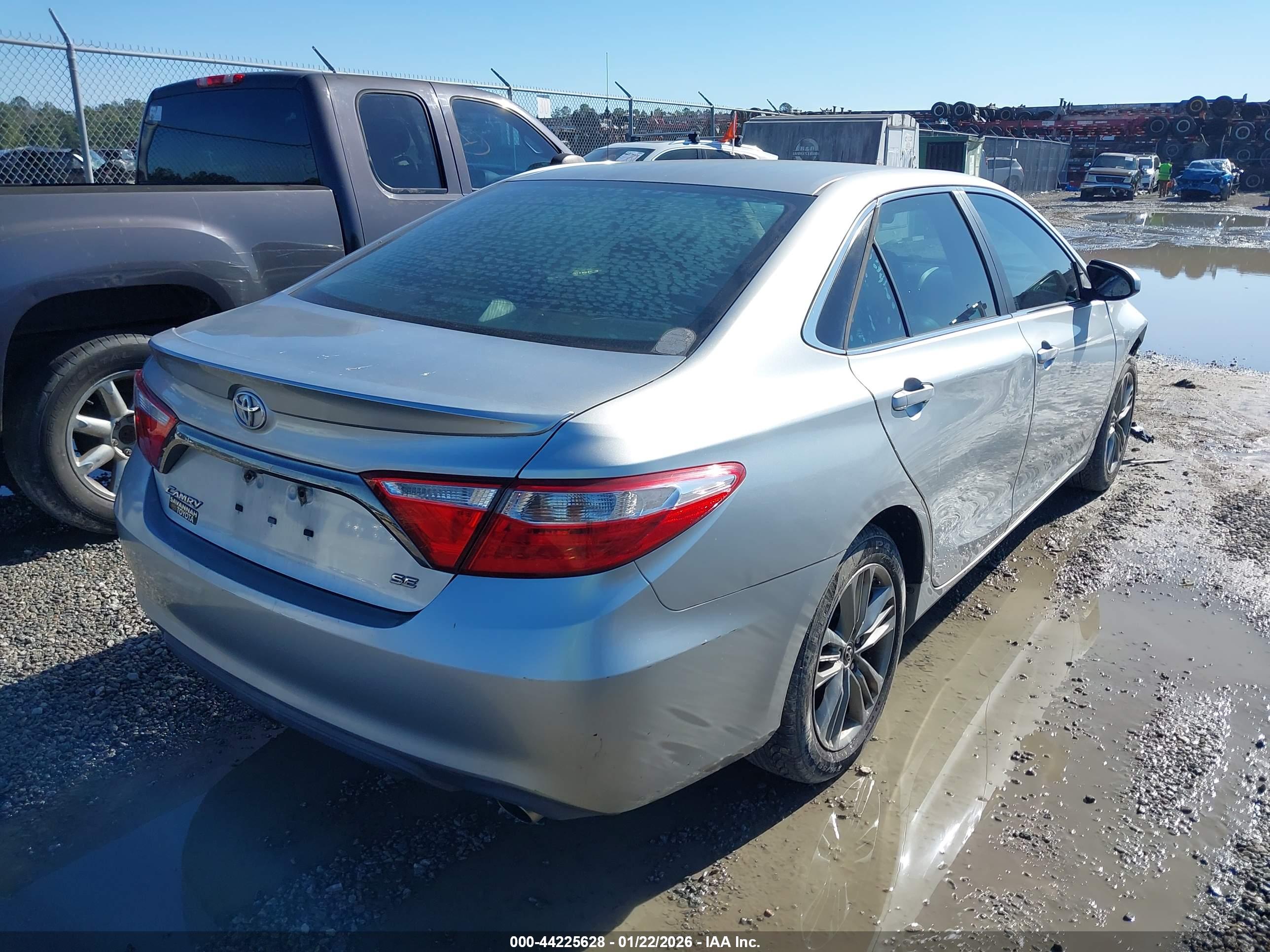 TOYOTA CAMRY image 4