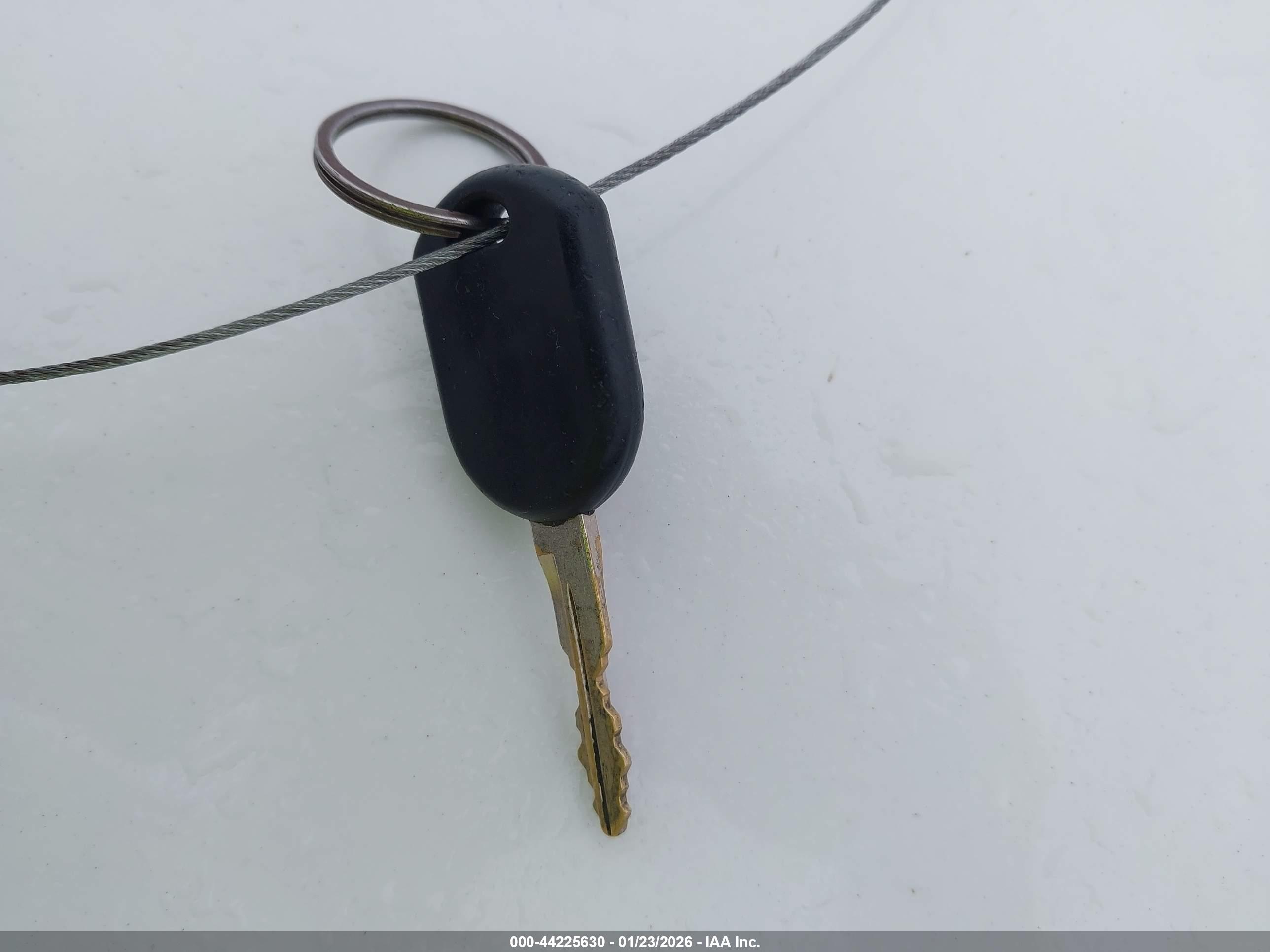 FORD CROWN image 11