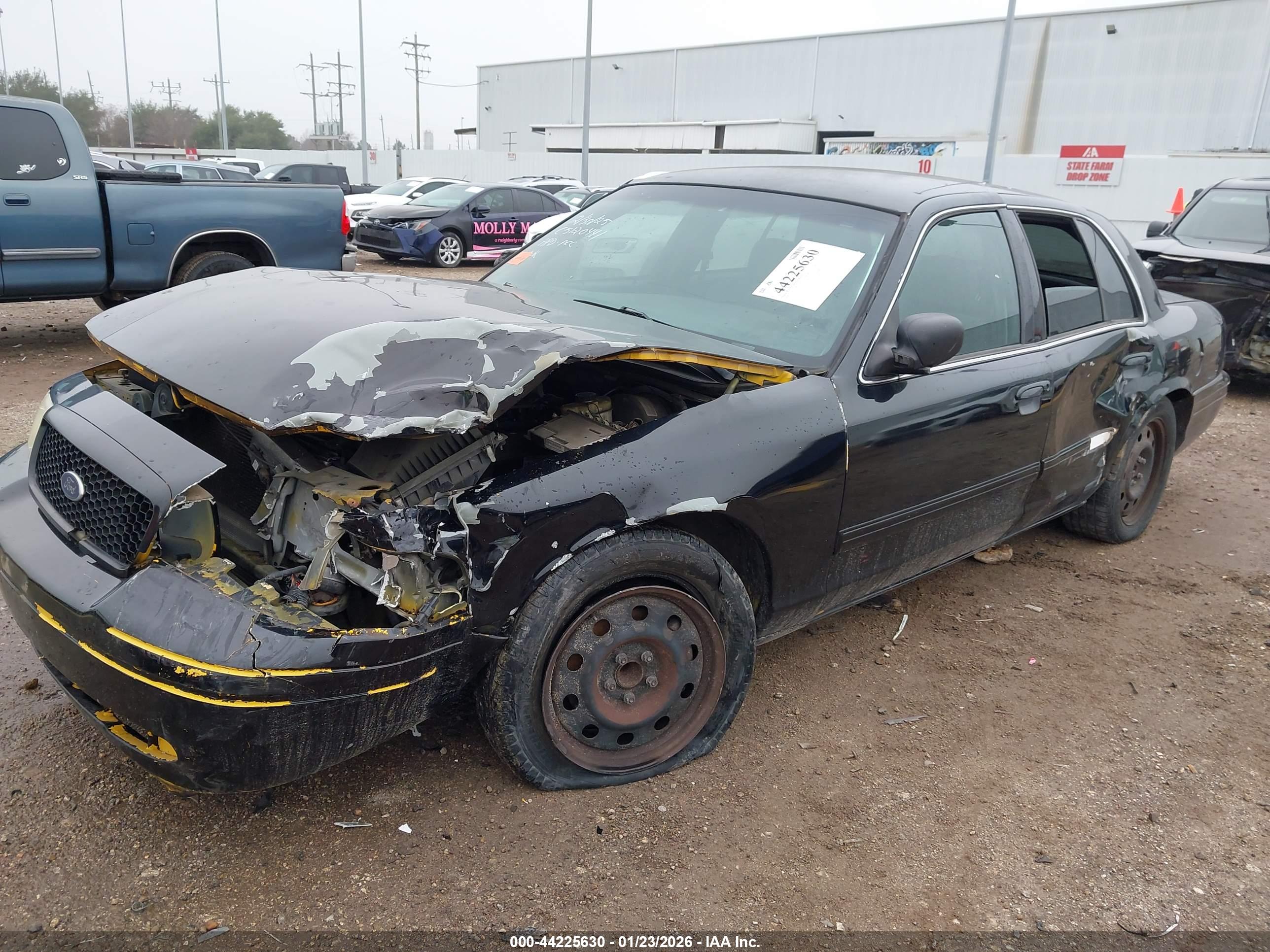FORD CROWN image 6