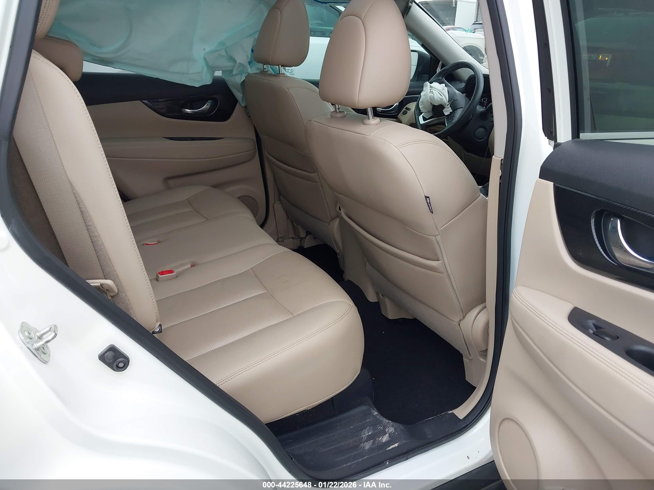 NISSAN ROGUE image 8