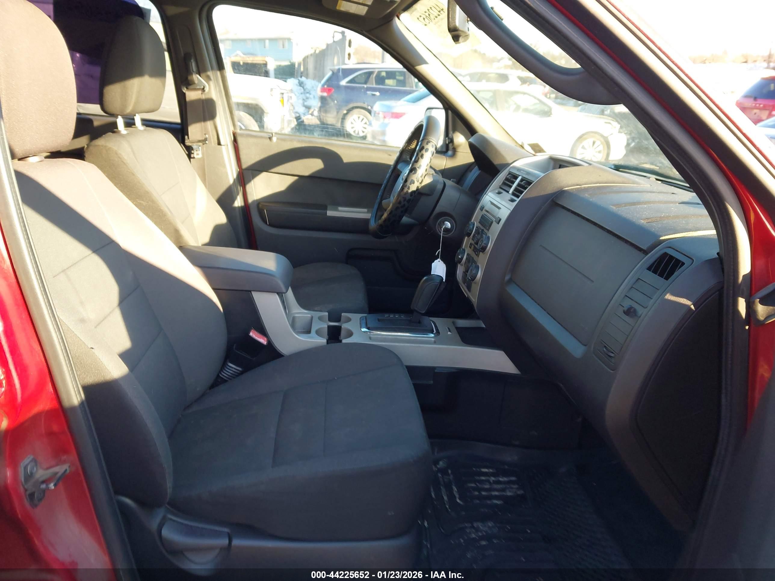 FORD ESCAPE image 5