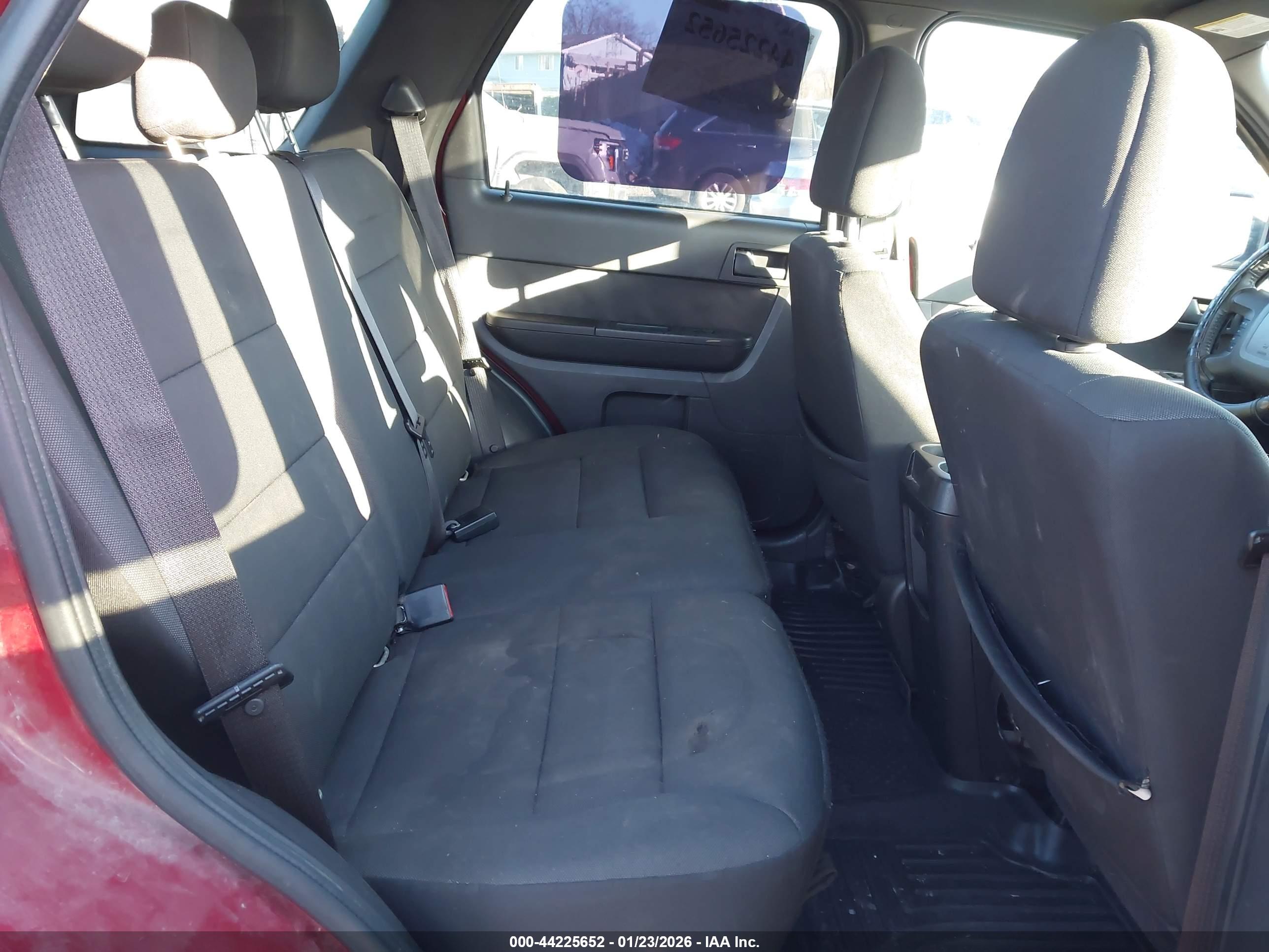 FORD ESCAPE image 8