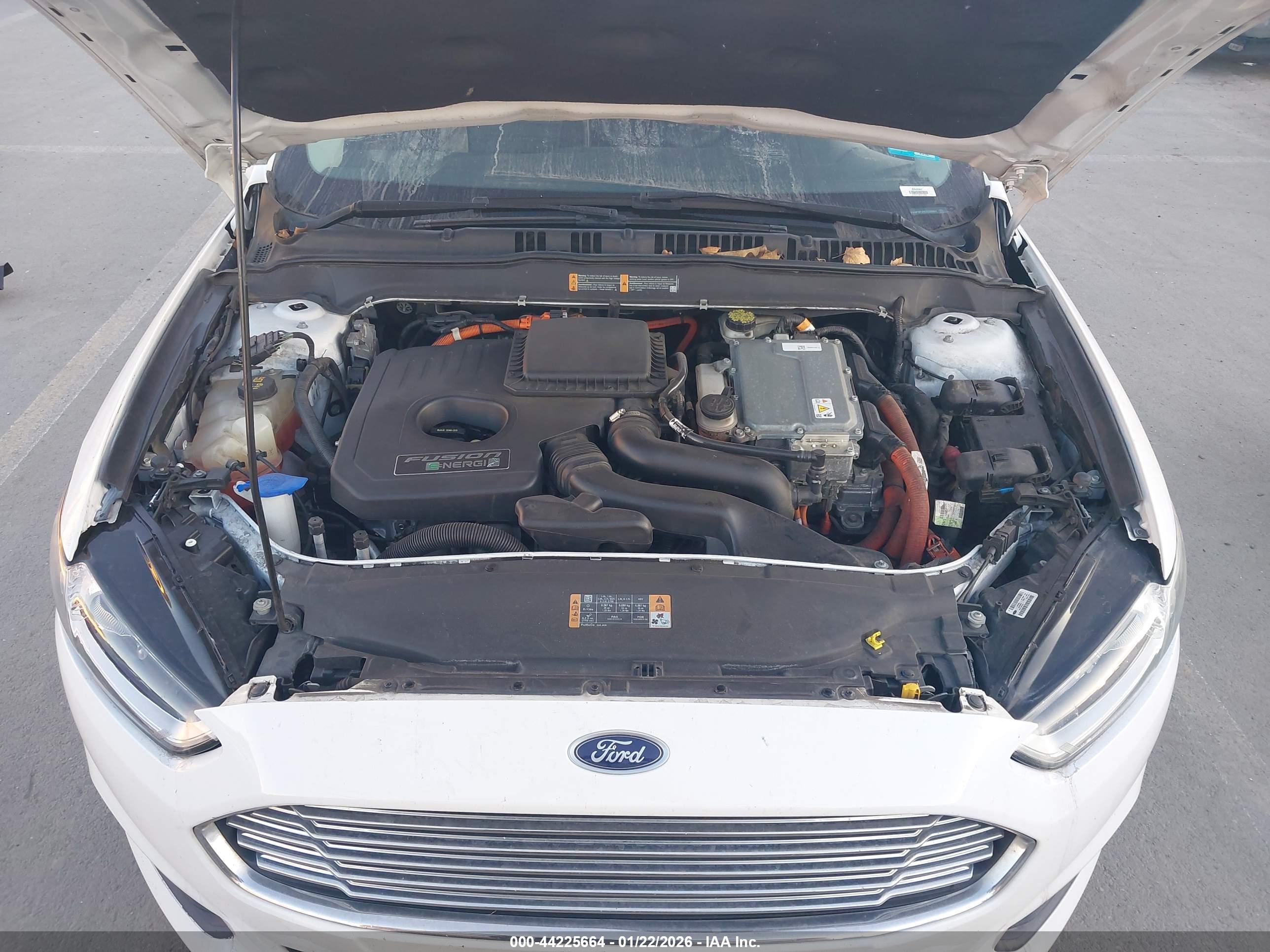 FORD FUSION image 10