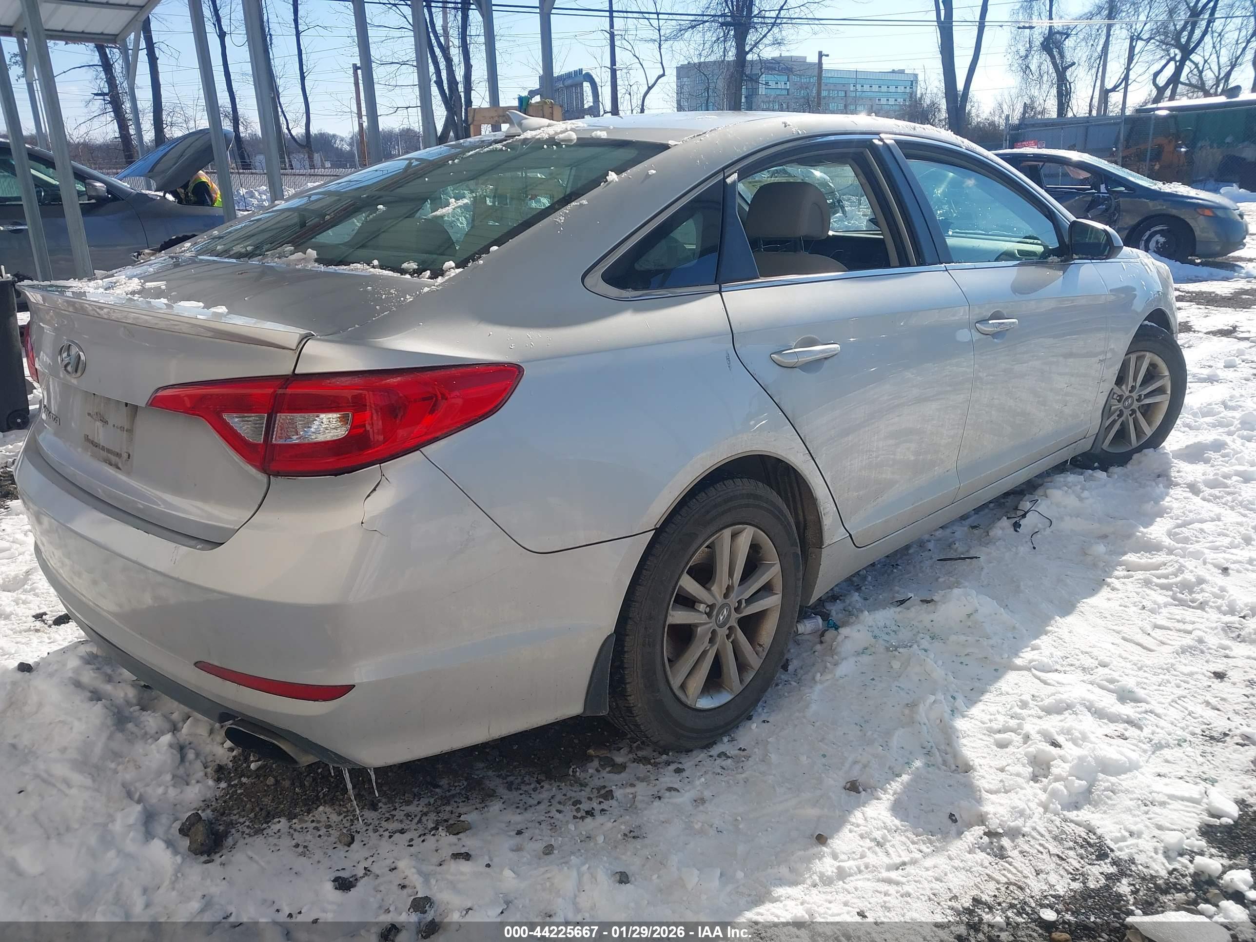 HYUNDAI SONATA image 4