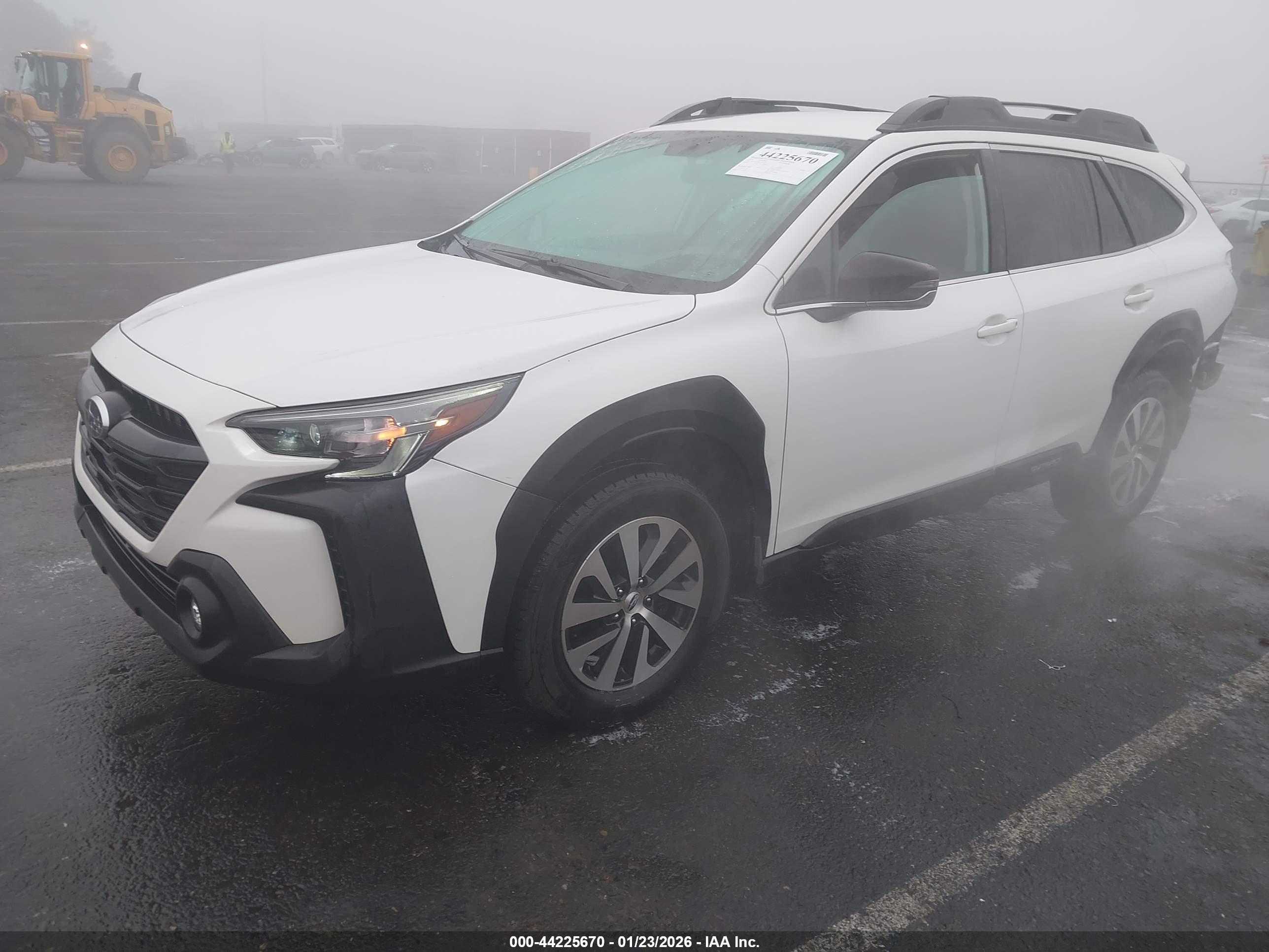 SUBARU OUTBACK image 2