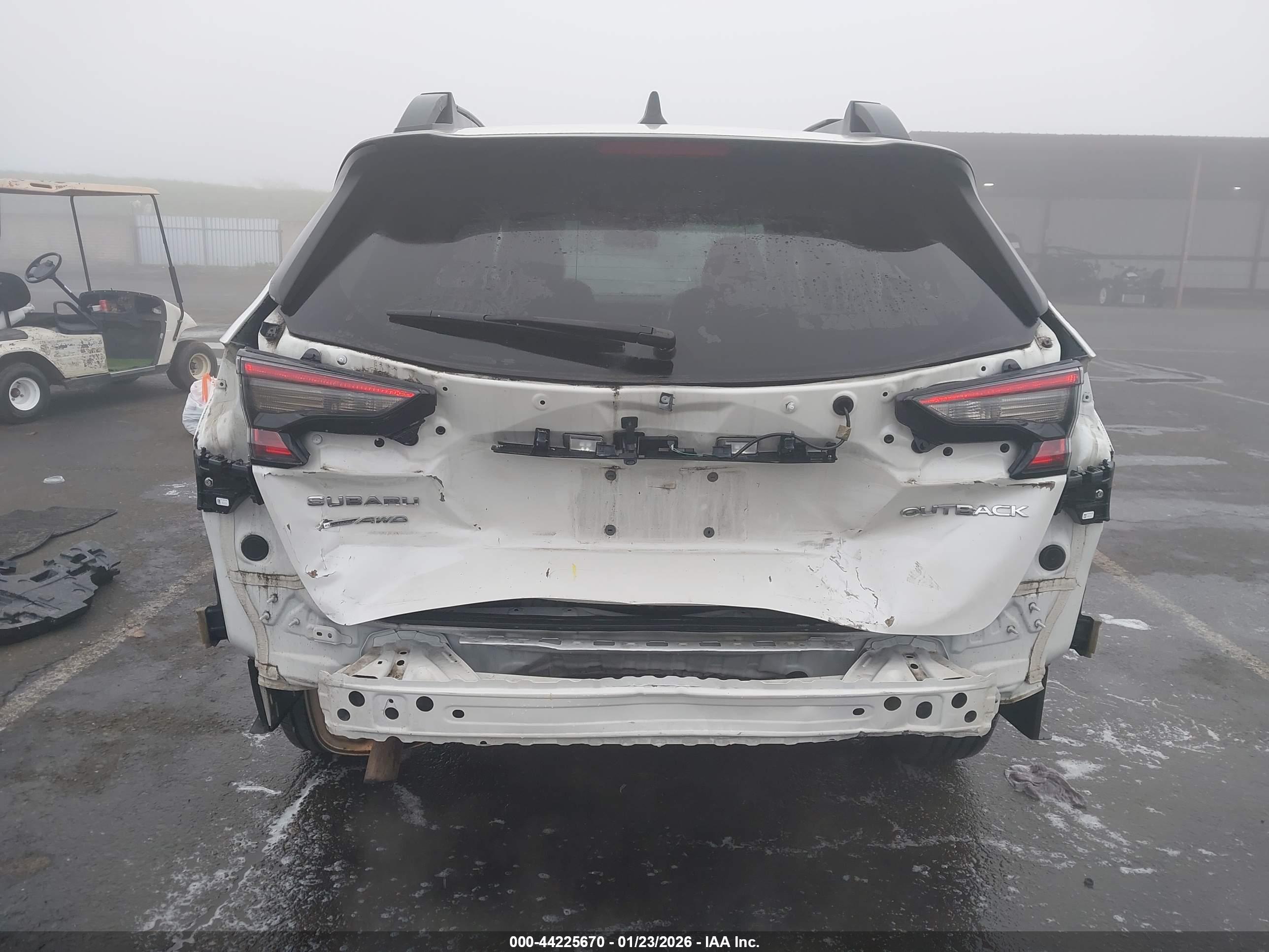 SUBARU OUTBACK image 6