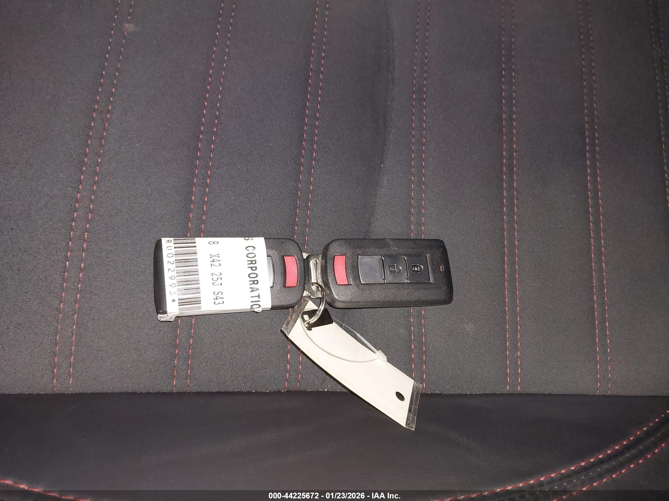 MITSUBISHI OUTLANDER image 11