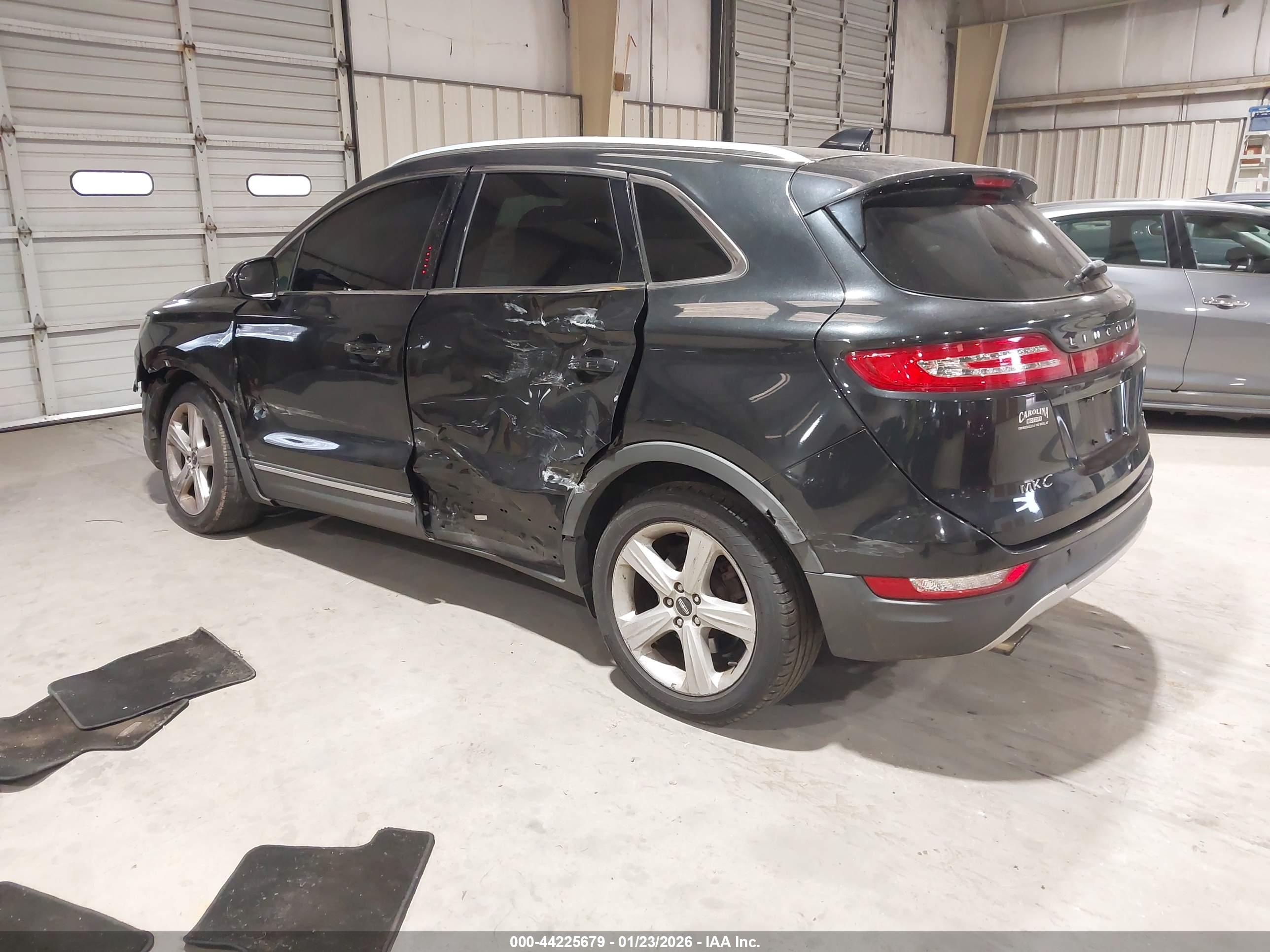 LINCOLN MKC image 3