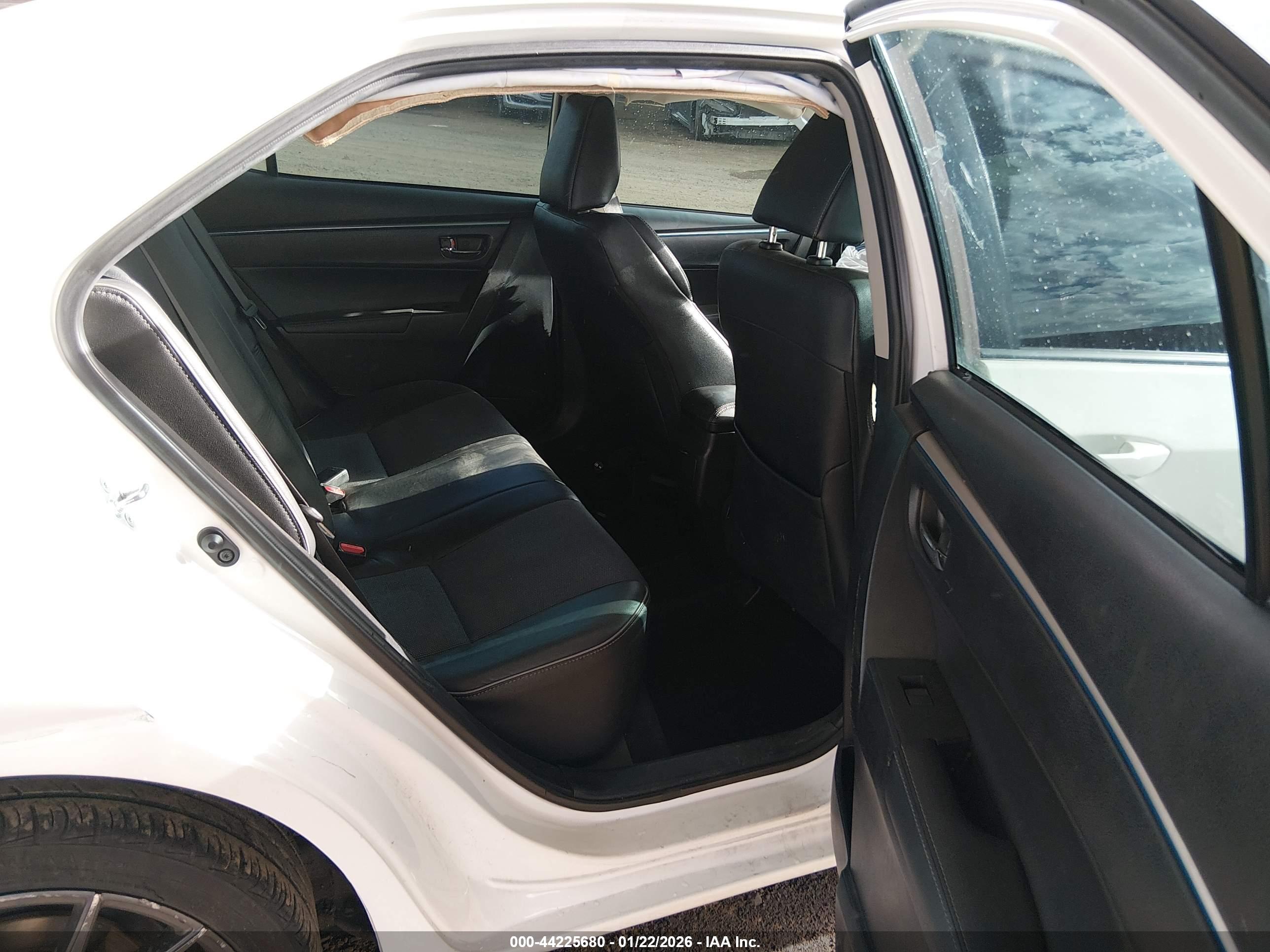 TOYOTA COROLLA image 8