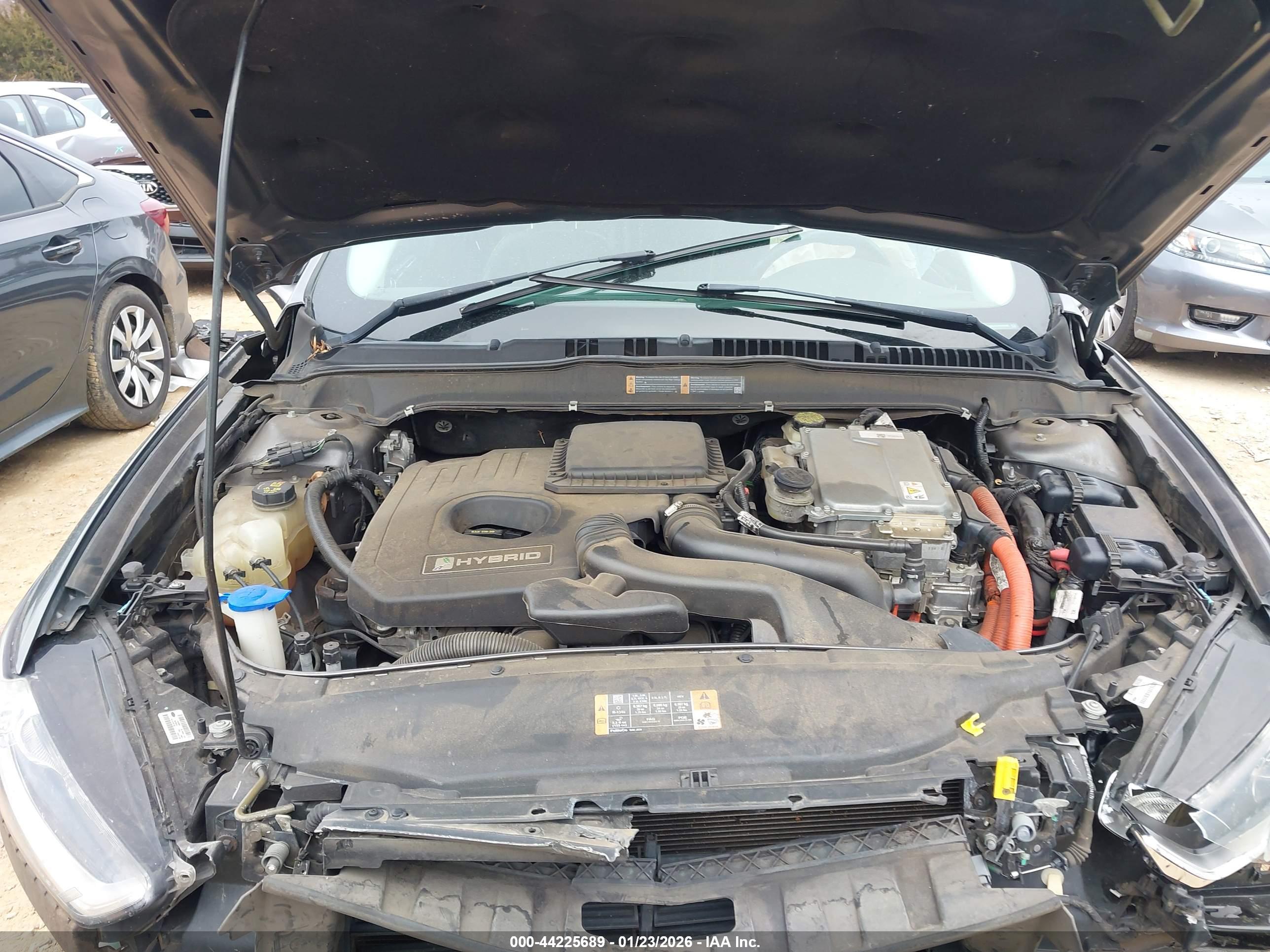 FORD FUSION image 10
