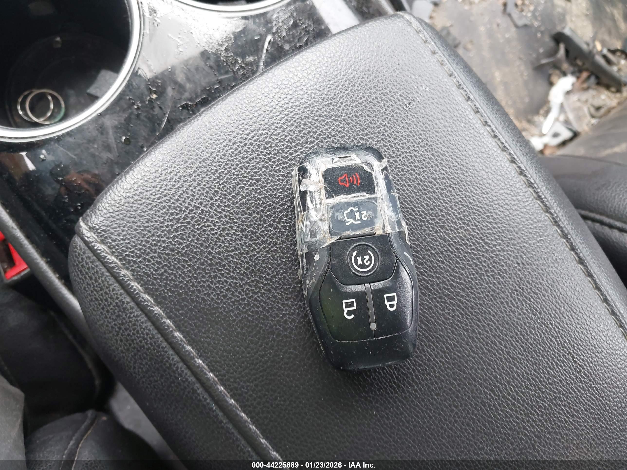 FORD FUSION image 11