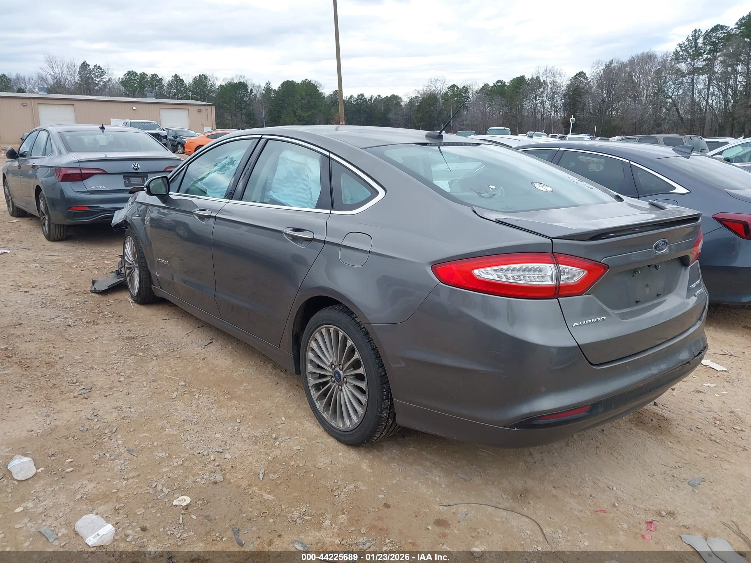 FORD FUSION image 3