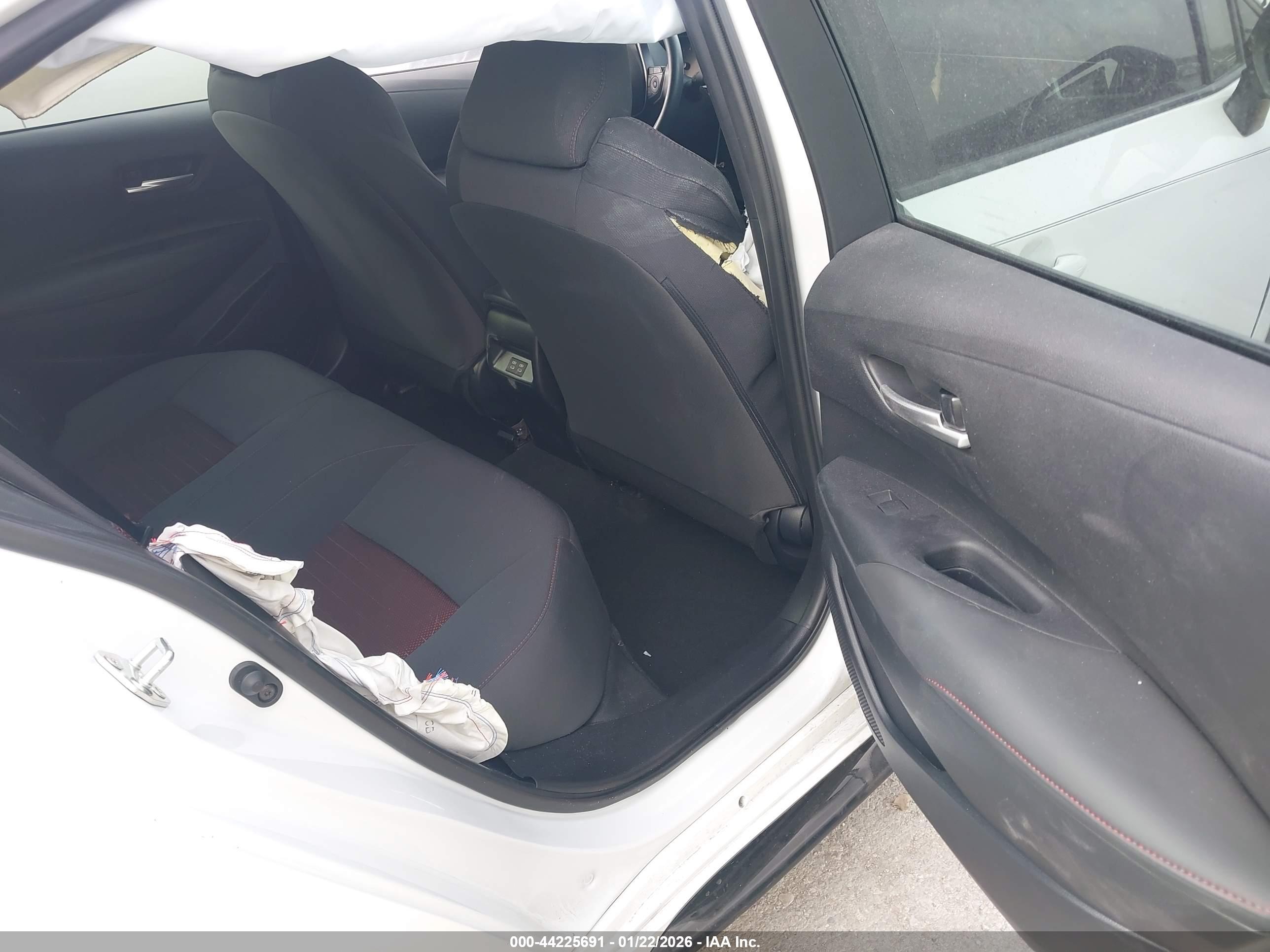 TOYOTA COROLLA image 8