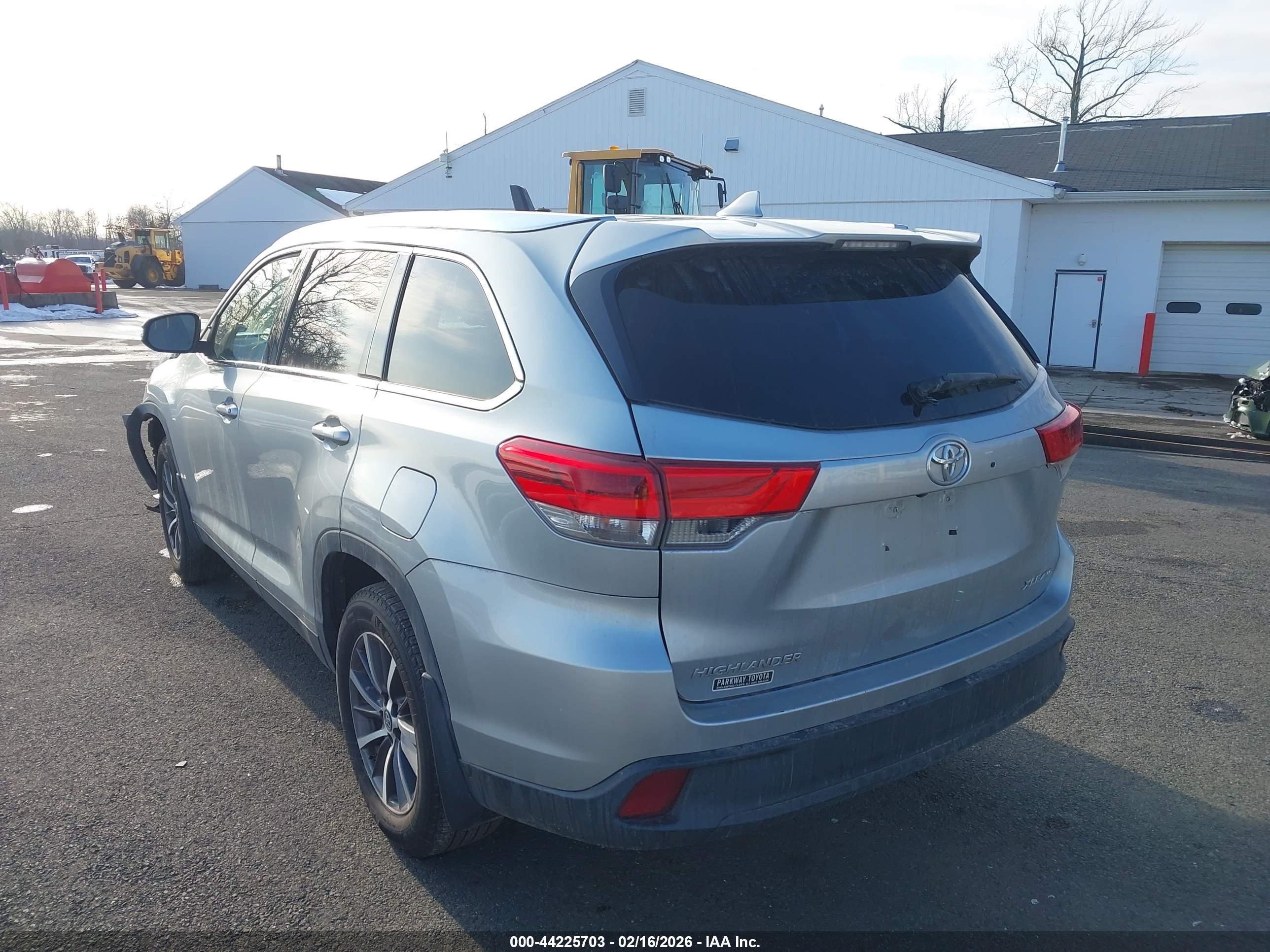 TOYOTA HIGHLANDER image 3
