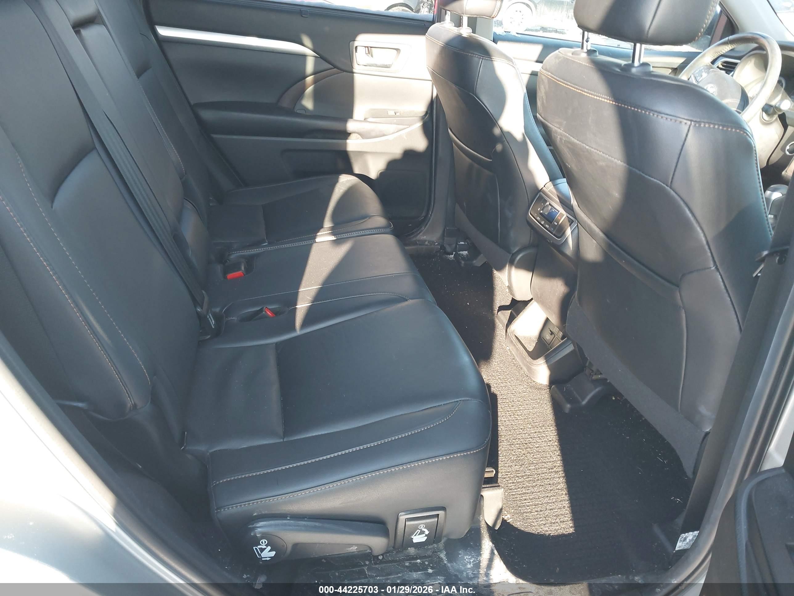 TOYOTA HIGHLANDER image 8