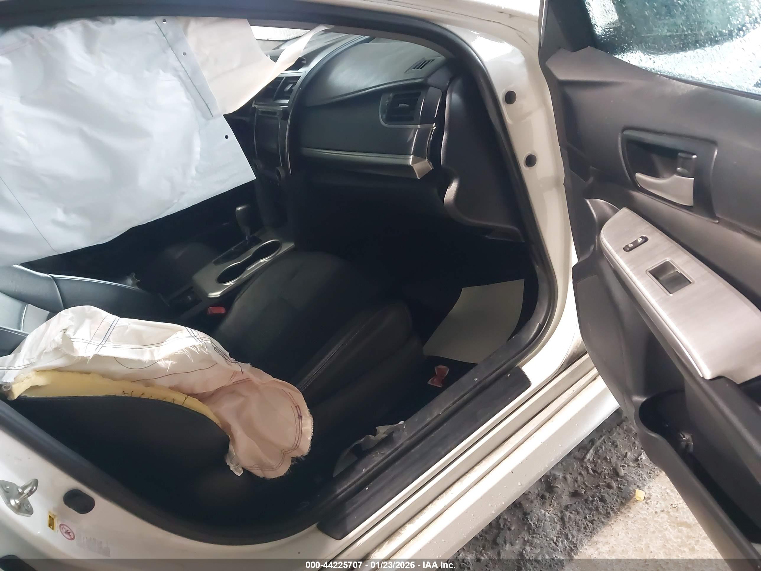 TOYOTA CAMRY image 5