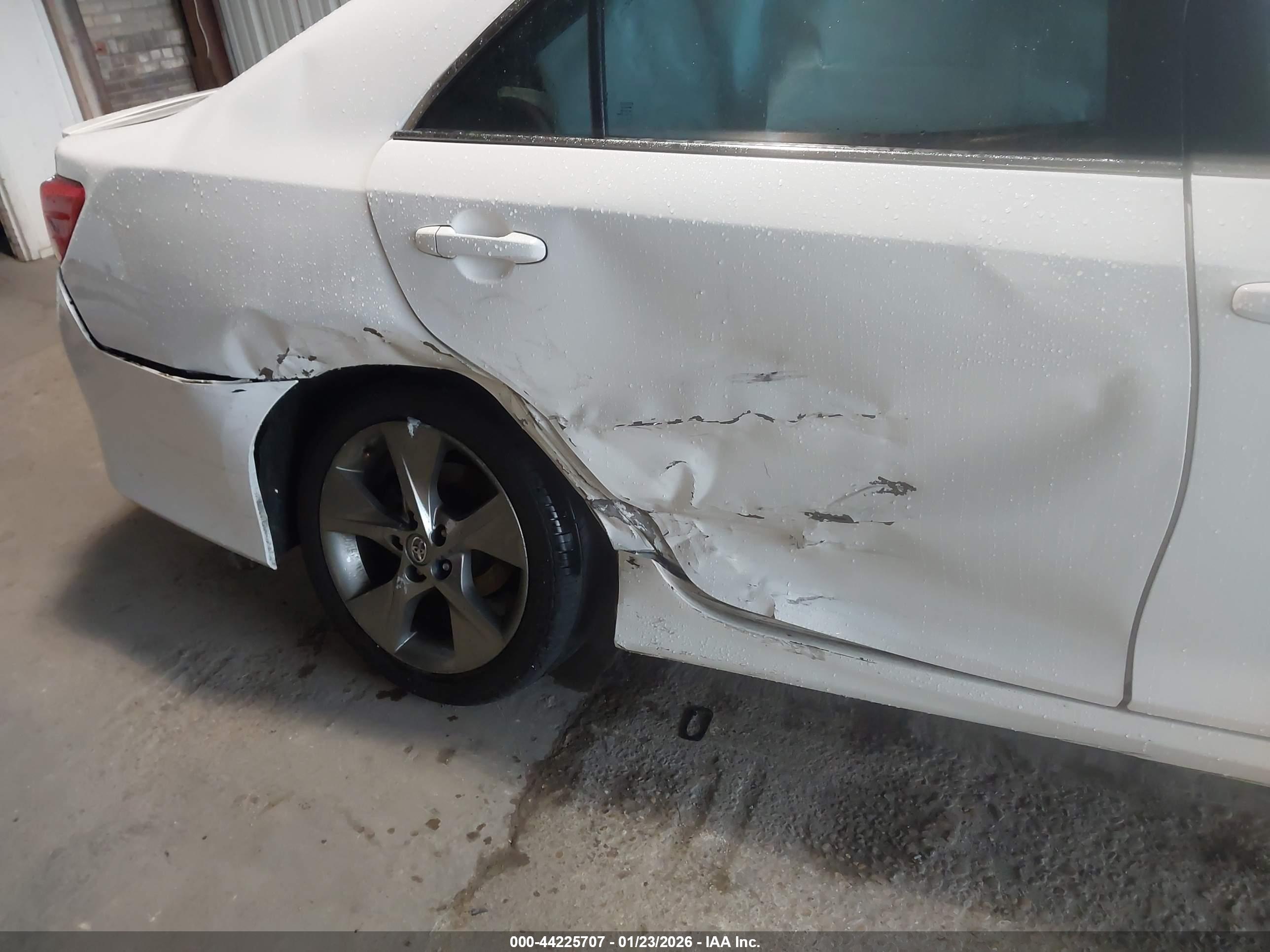 TOYOTA CAMRY image 6