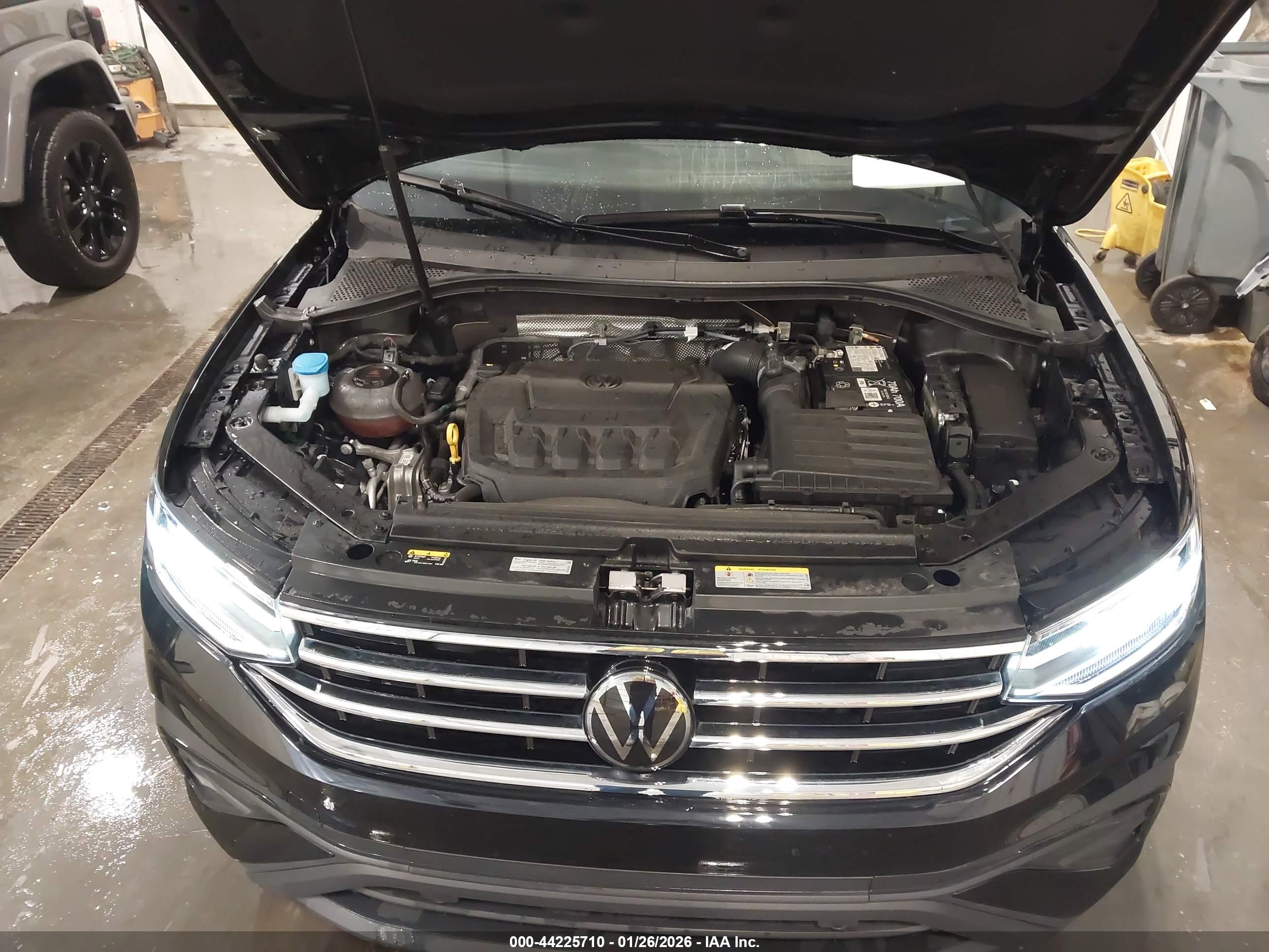 VOLKSWAGEN TIGUAN image 10