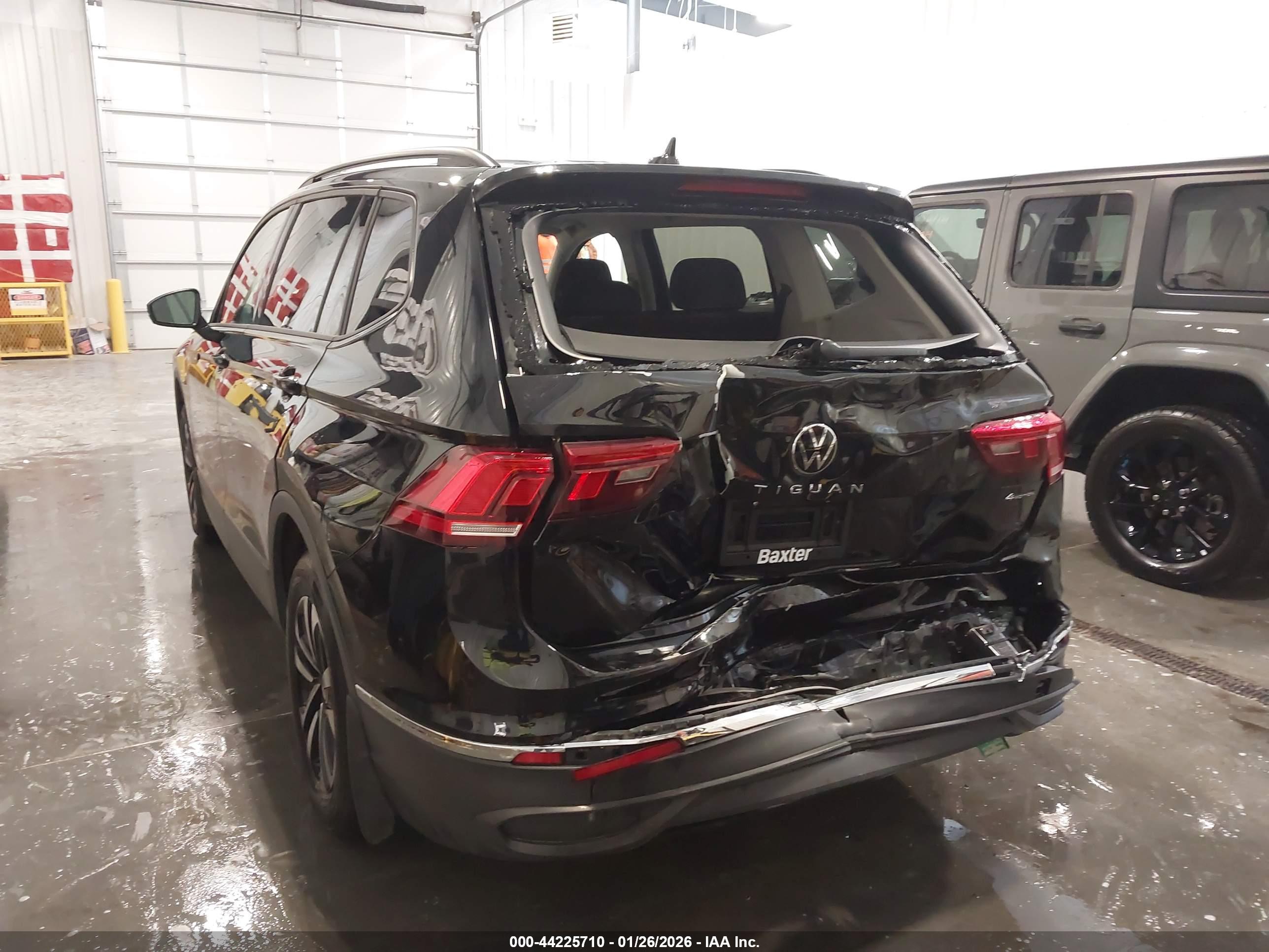 VOLKSWAGEN TIGUAN image 6