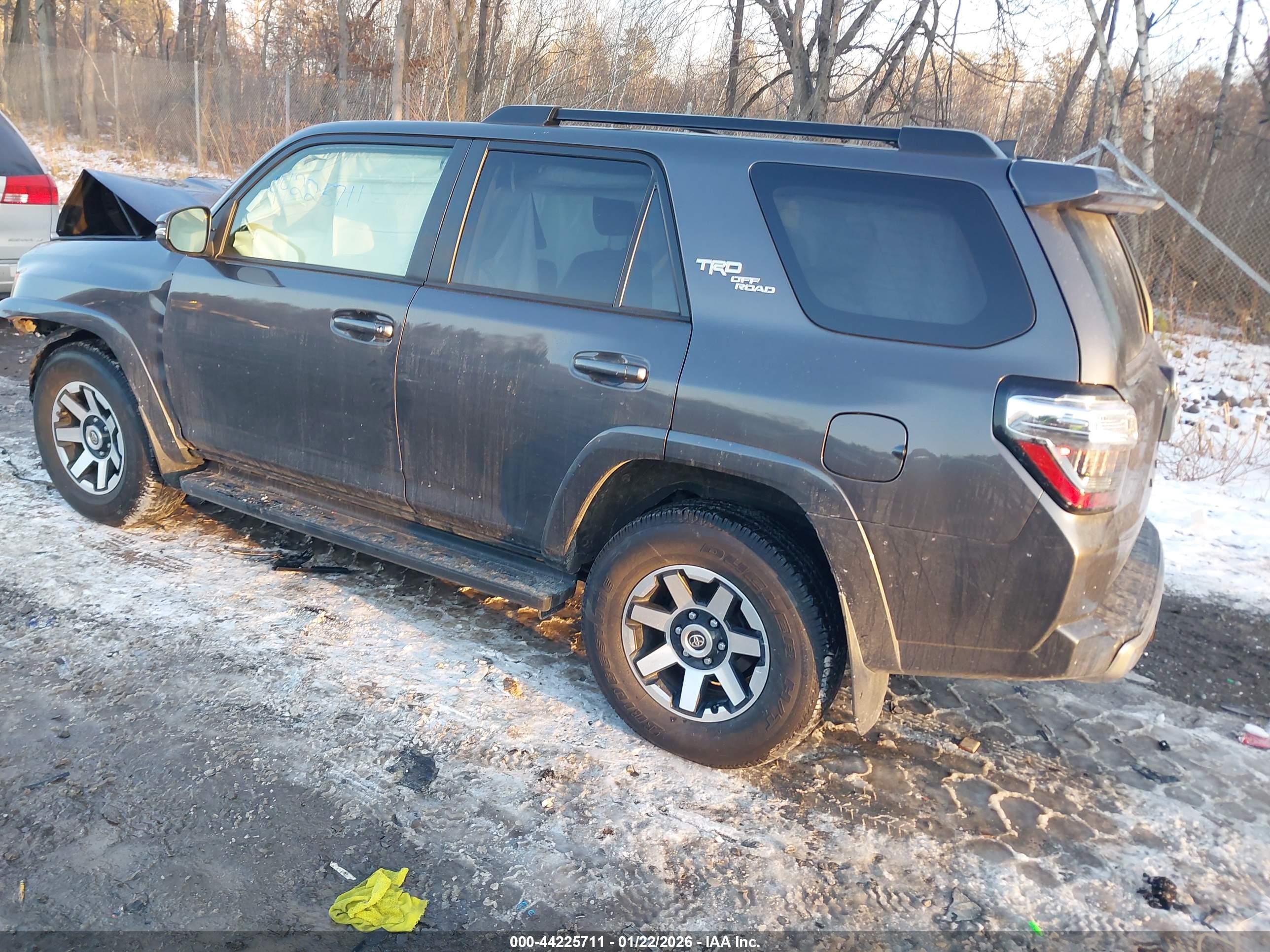 TOYOTA 4RUNNER image 3