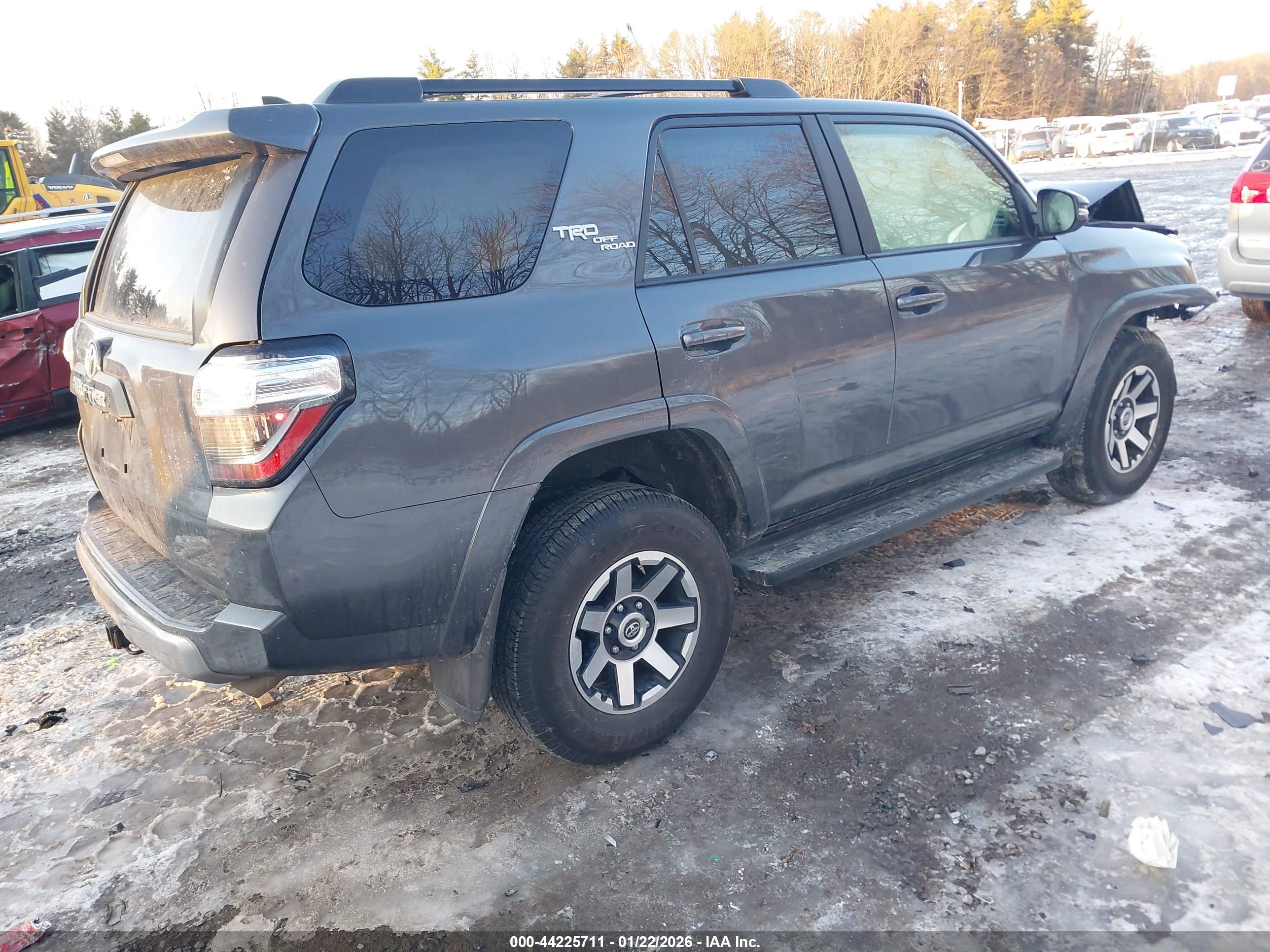 TOYOTA 4RUNNER image 4