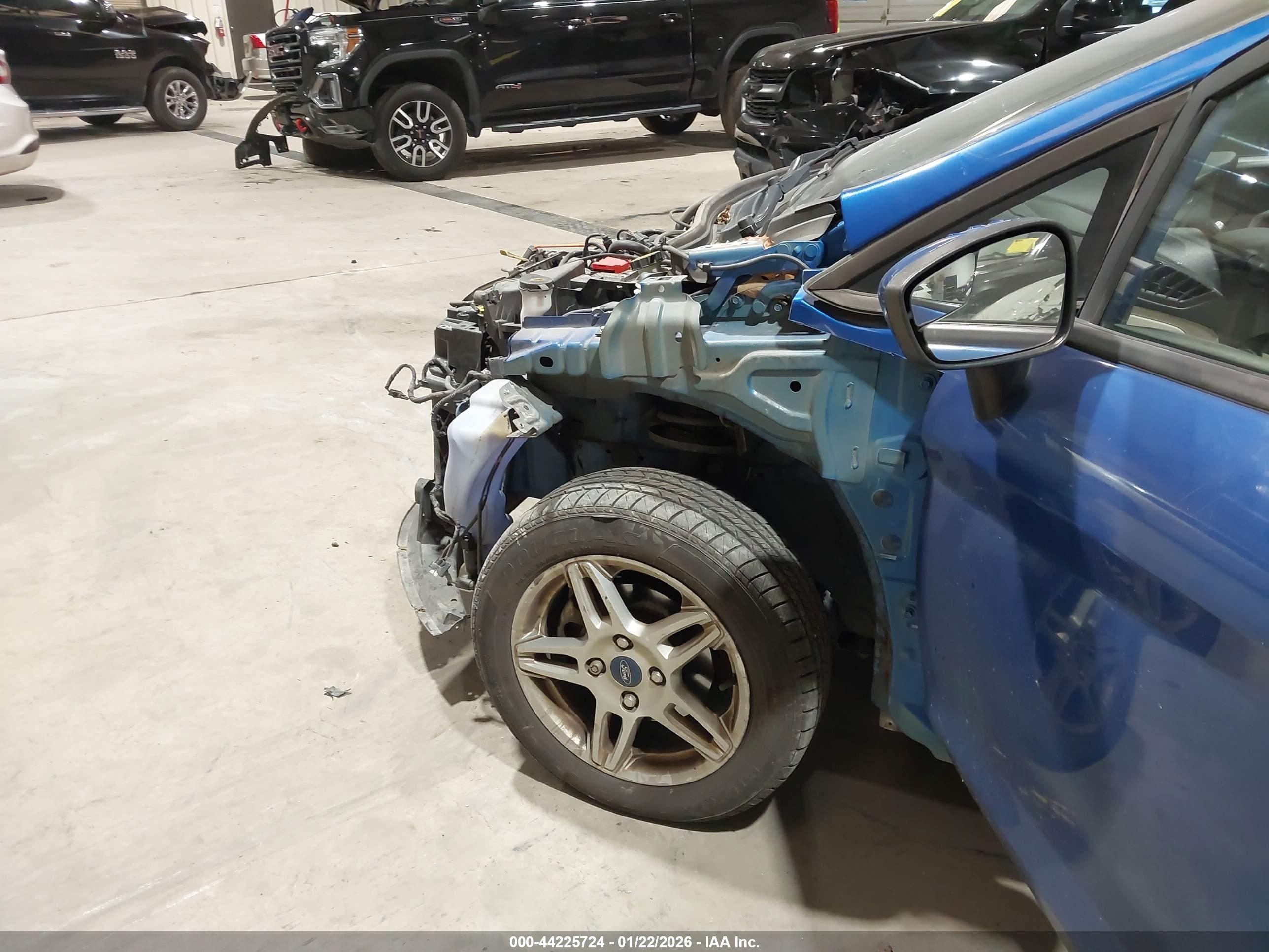 FORD FIESTA image 6
