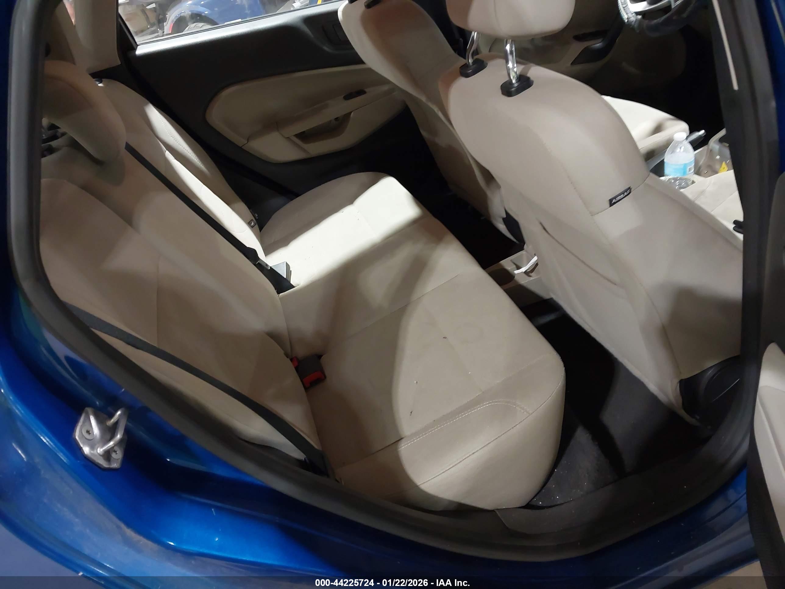FORD FIESTA image 8